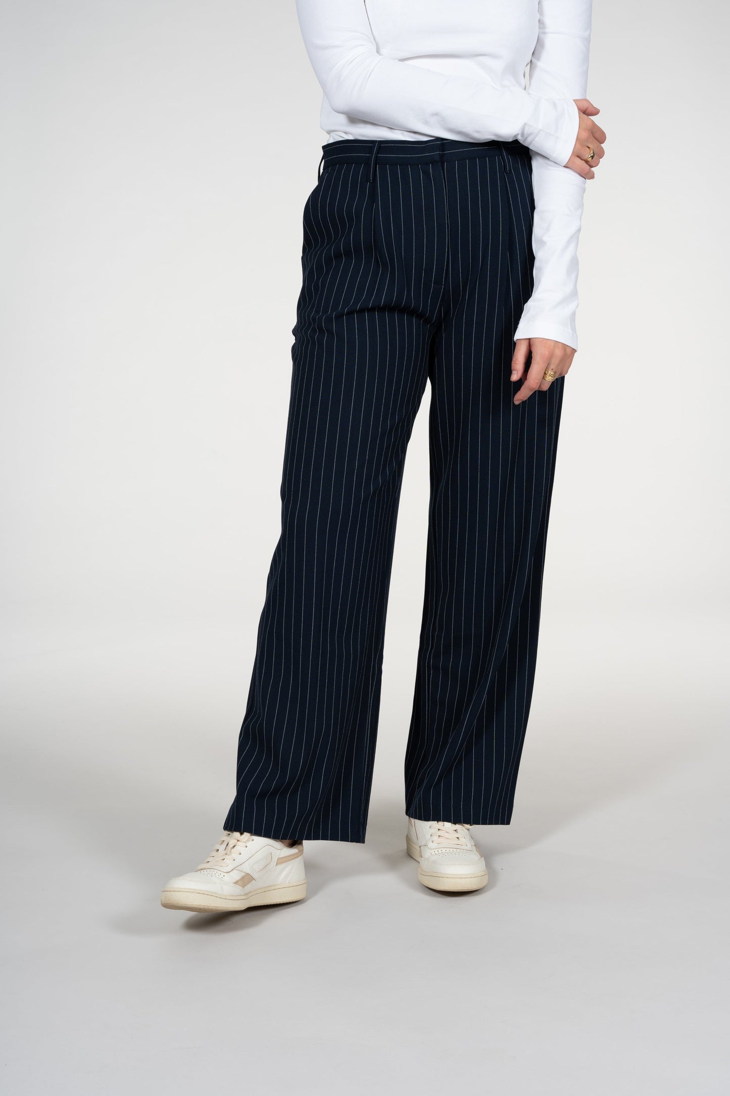 Pantalon large à rayures bleu nuit en matière recyclée - Posey