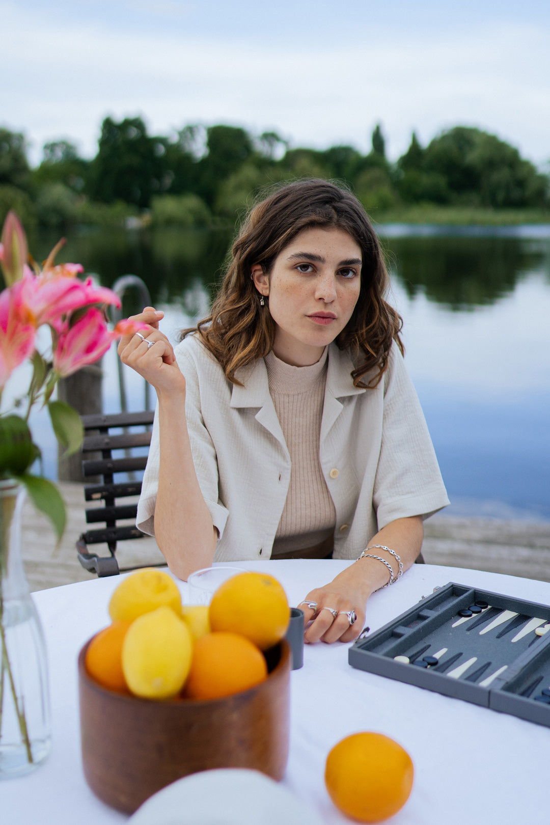 Chemise courte en coton bio | écru "cropped bowling shirt washed sand"