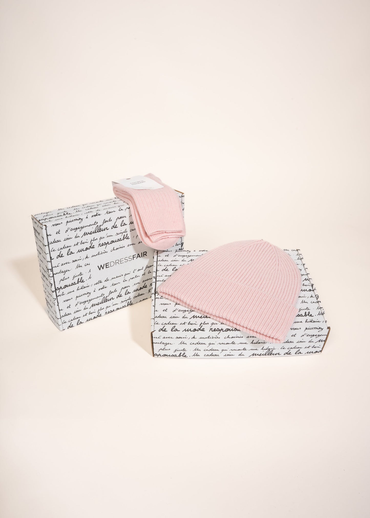 Coffret cadeau bonnet/chaussettes en laine mérinos recyclée - faded pink - coffret n°11
