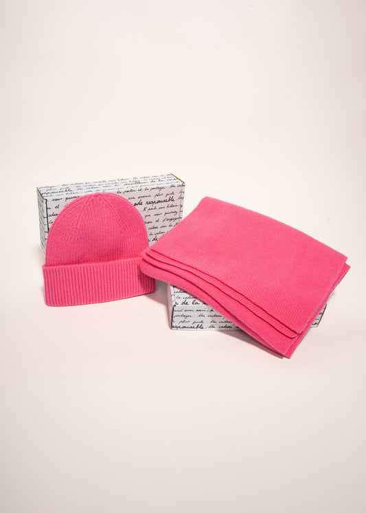 Coffret cadeau bonnet/écharpe en laine mérinos recyclée  - bubblegum pink - coffret n°1