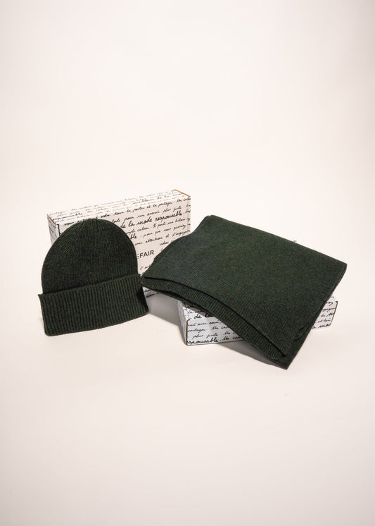 Coffret cadeau bonnet/écharpe en laine mérinos recyclée - hunter green - coffret n°2