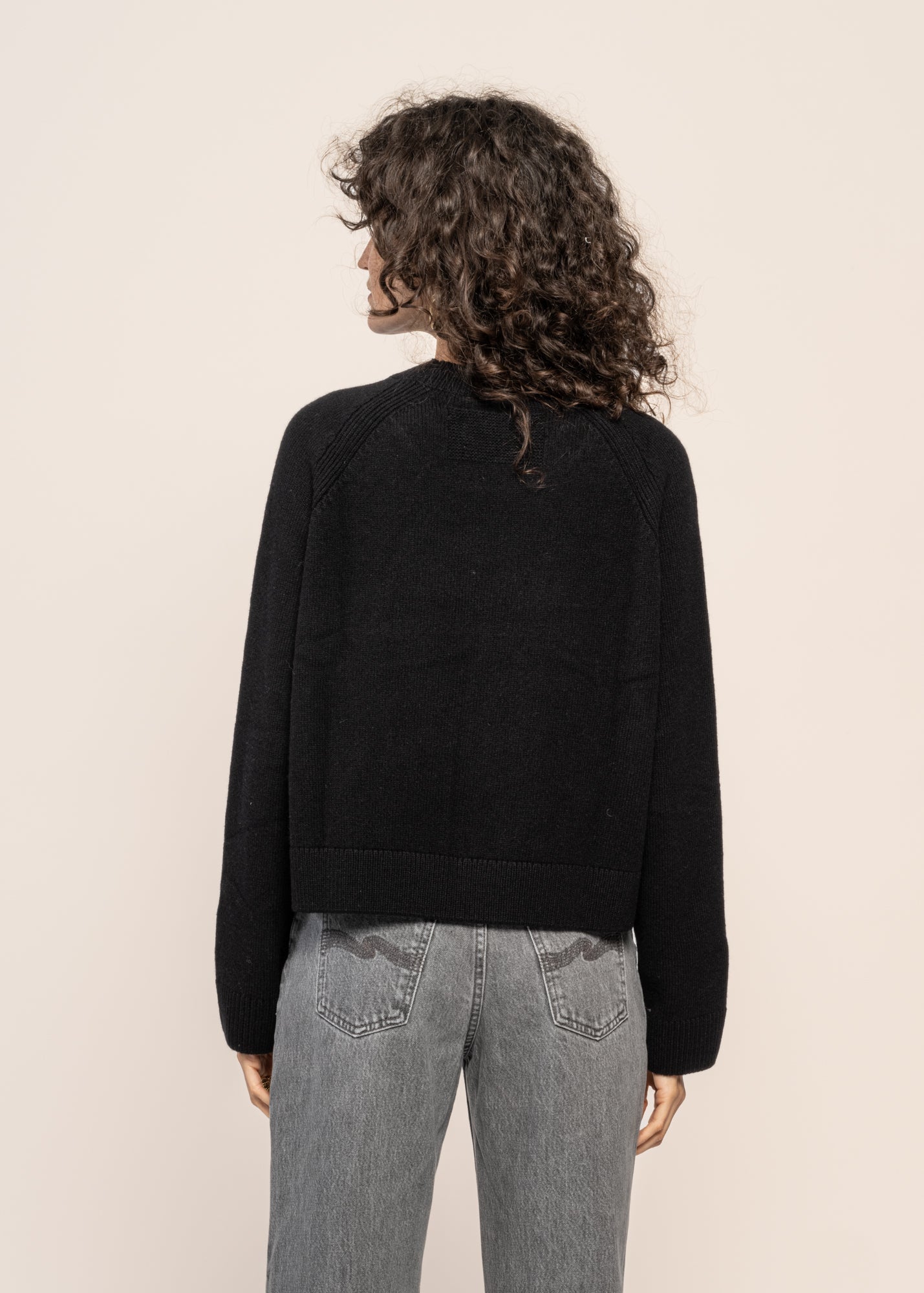 Pull en laine bio et recyclée | Noir "diliriaa reglana black"
