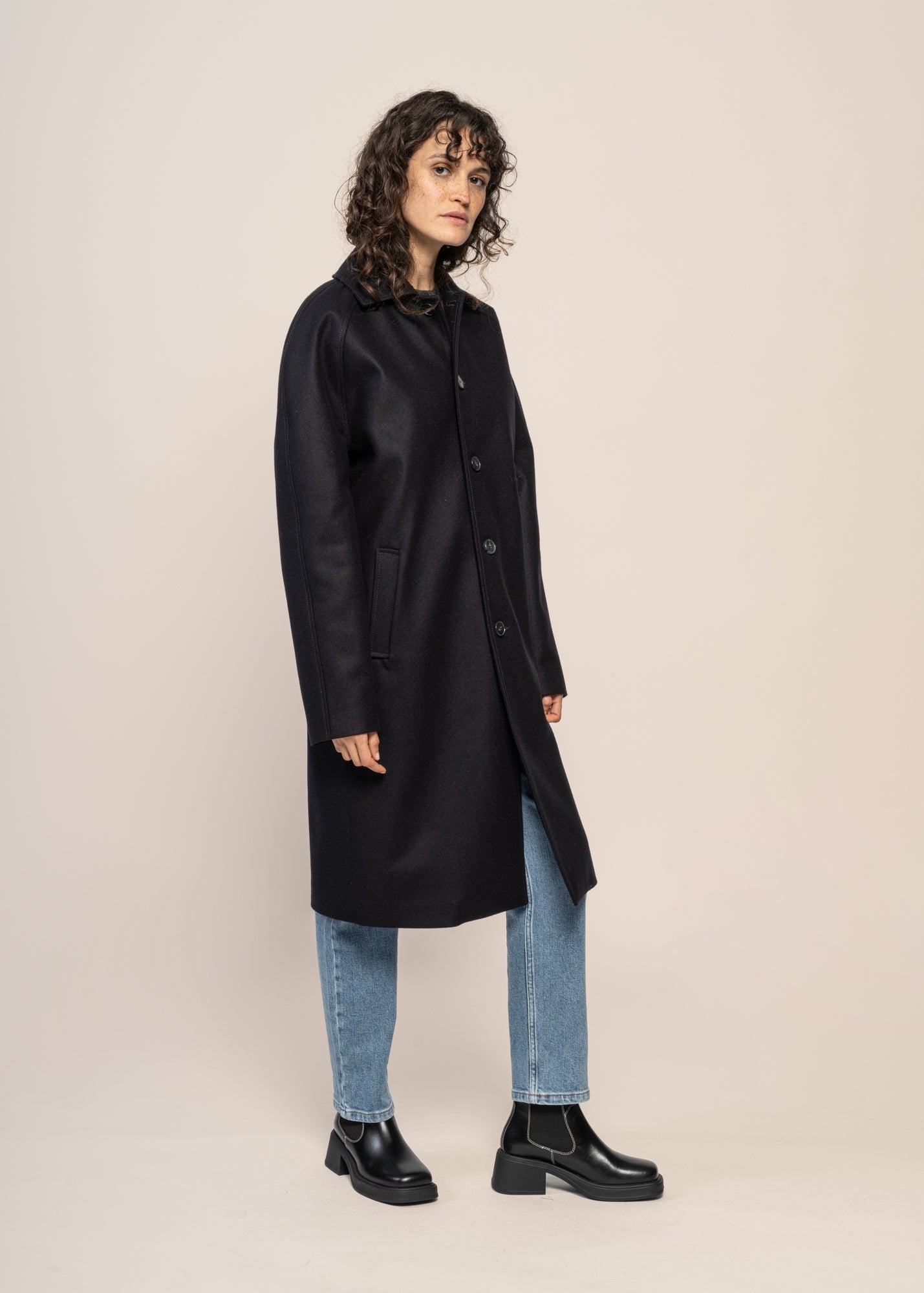 Manteau en laine et cachemire recyclés | bleu "mac mayfair - midnight blue"