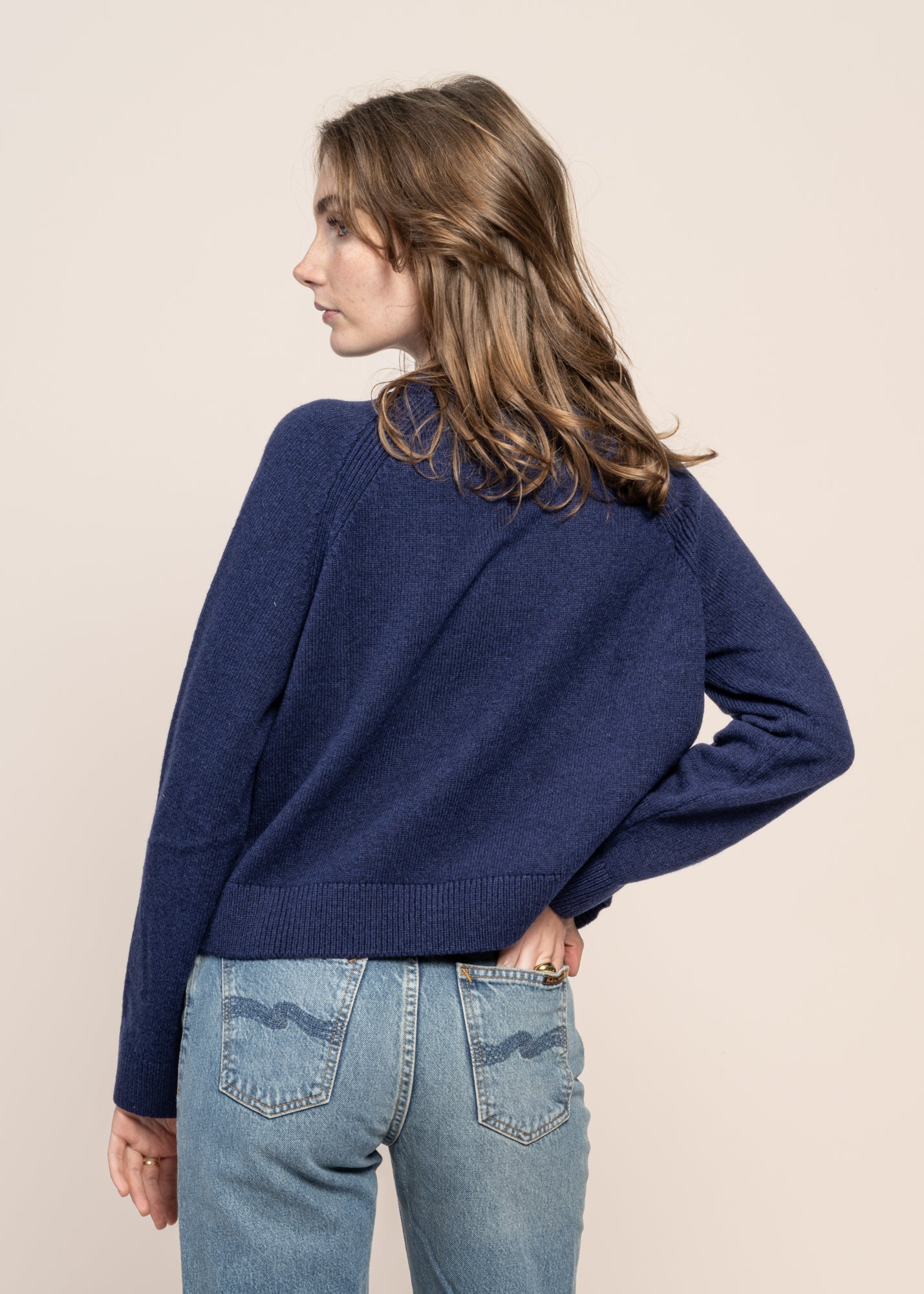 Pull en laine bio mélangée | bleu "diliriaa reglana - deep sea blue"