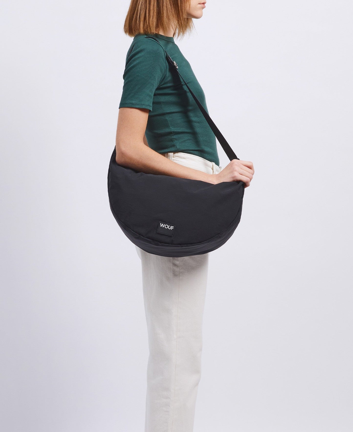 Grand sac à bandoulière en recyclé déperlant | Noir "midnight large crossbody bag"