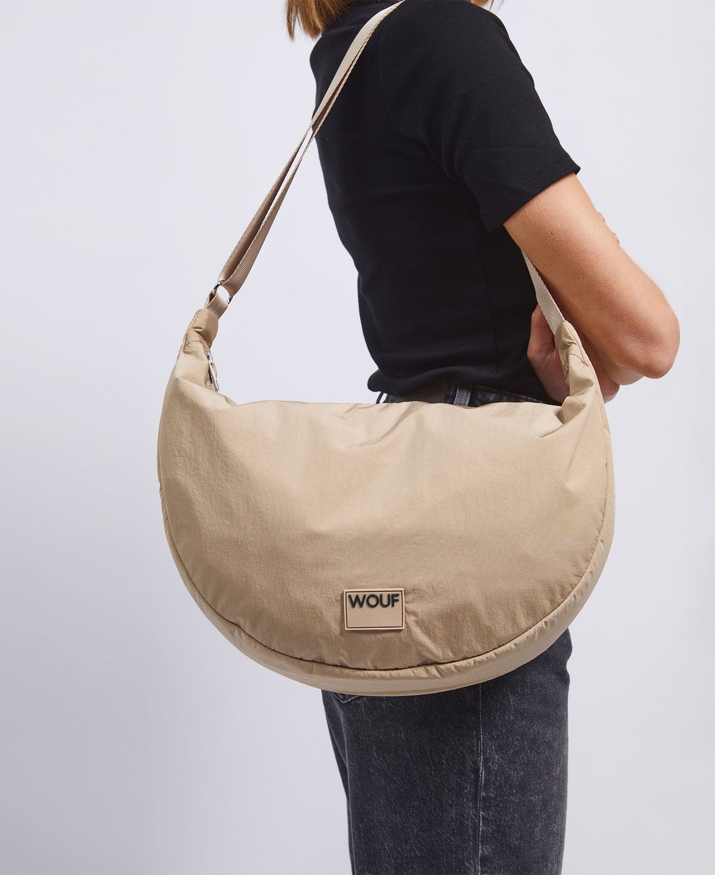 Grand sac à bandoulière en matière recyclée déperlante | Beige "oatmilk large crossbody bag"
