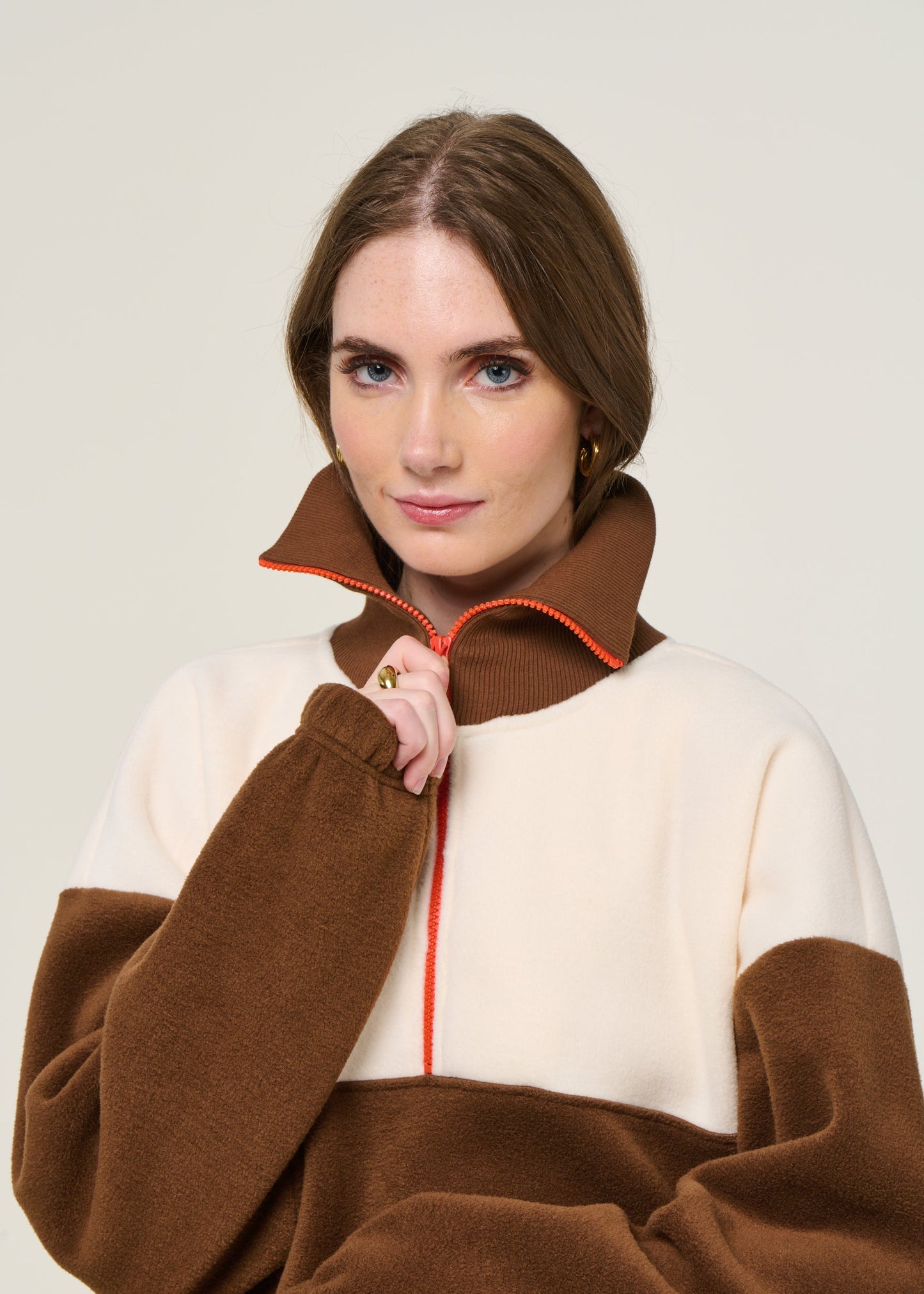 Sweat polaire en matière recyclée | écru/chocolat "sven"
