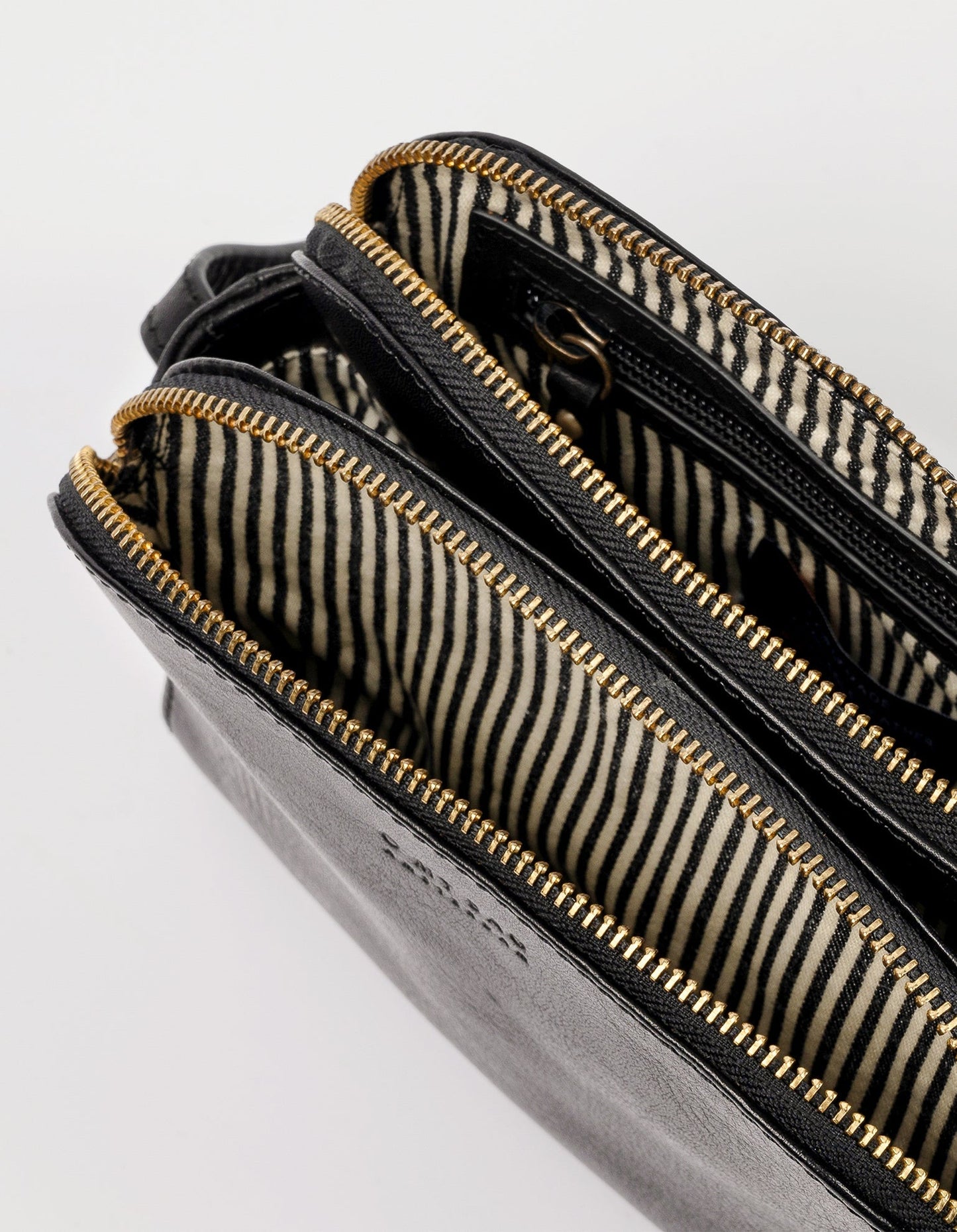 Sac à main bandoulière en cuir certifié | Noir "emily leather strap black stromboli leather"