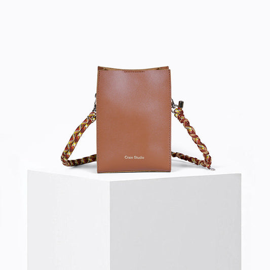 Sac à bandoulière en cuir certifié | beige "essence - tan"