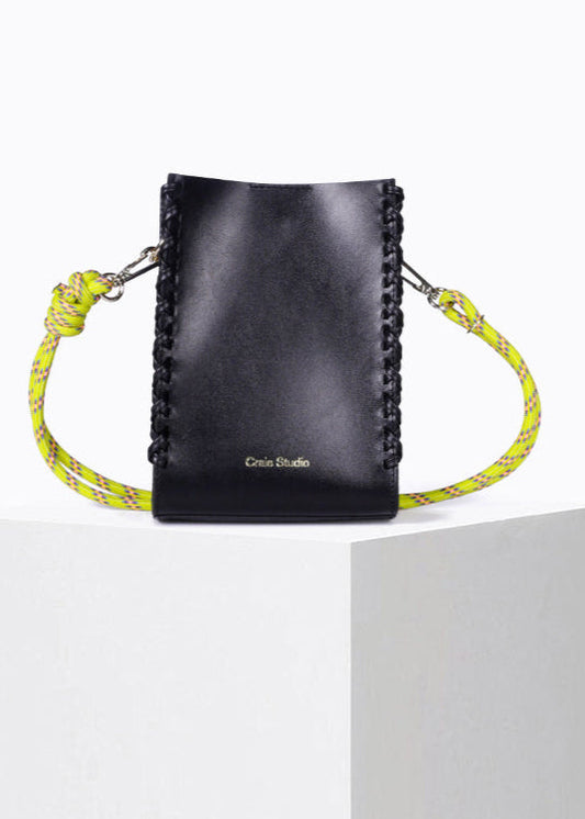 Sac à bandoulière en cuir certifié | noir "Essence stitch"