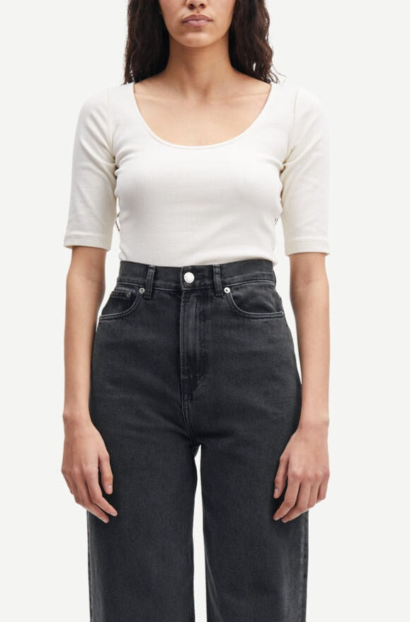 Jean ample noir délavé en coton bio et recyclé | rebecca jeans black dust