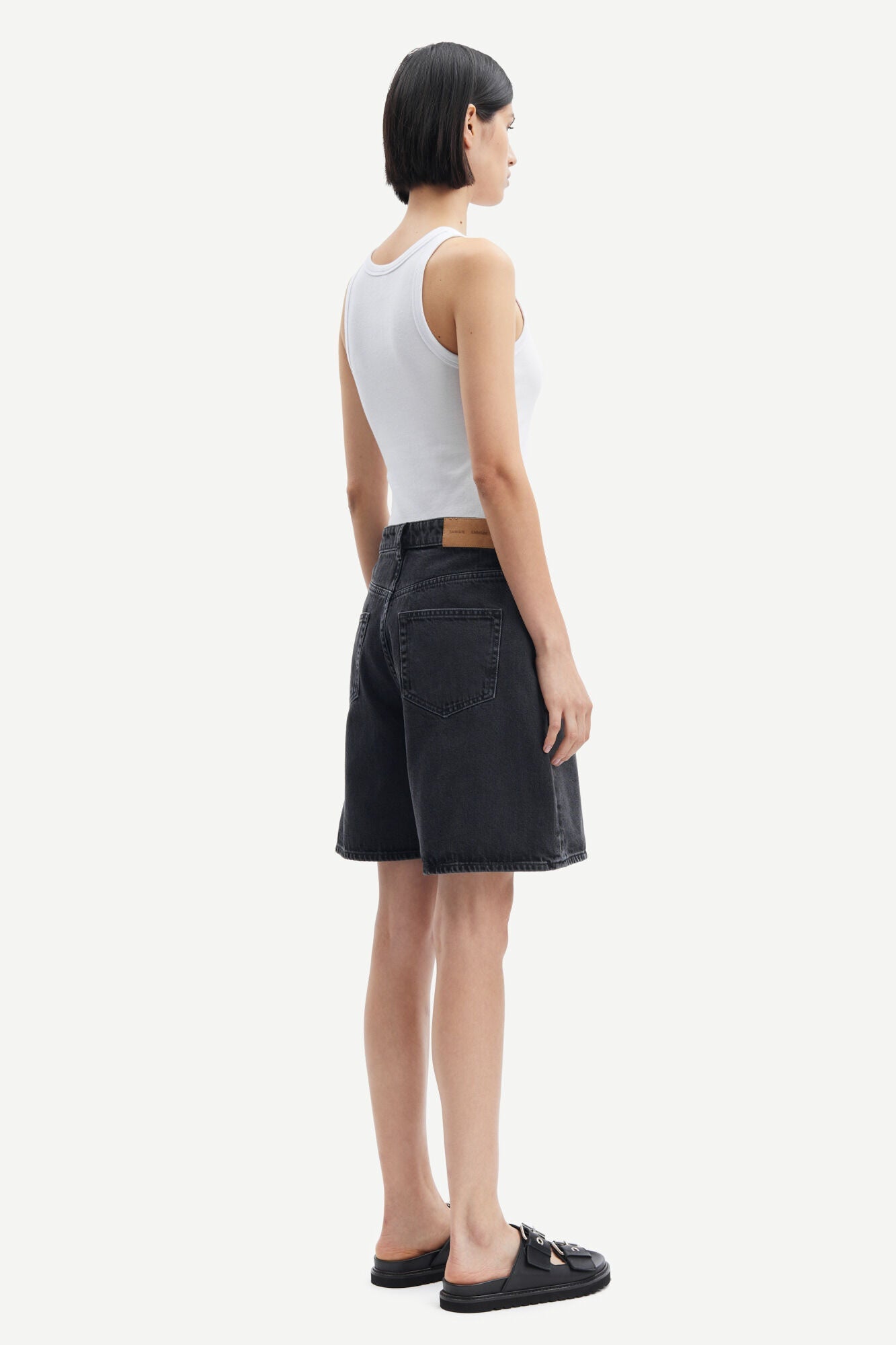 Short en jean noir en coton bio et recyclé - long shelly shorts black dust