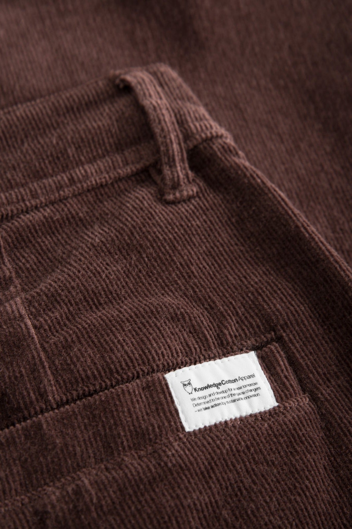 Pantalon ample en velours de coton bio | Acajou "flint wide corduroy chino deep mahogany"