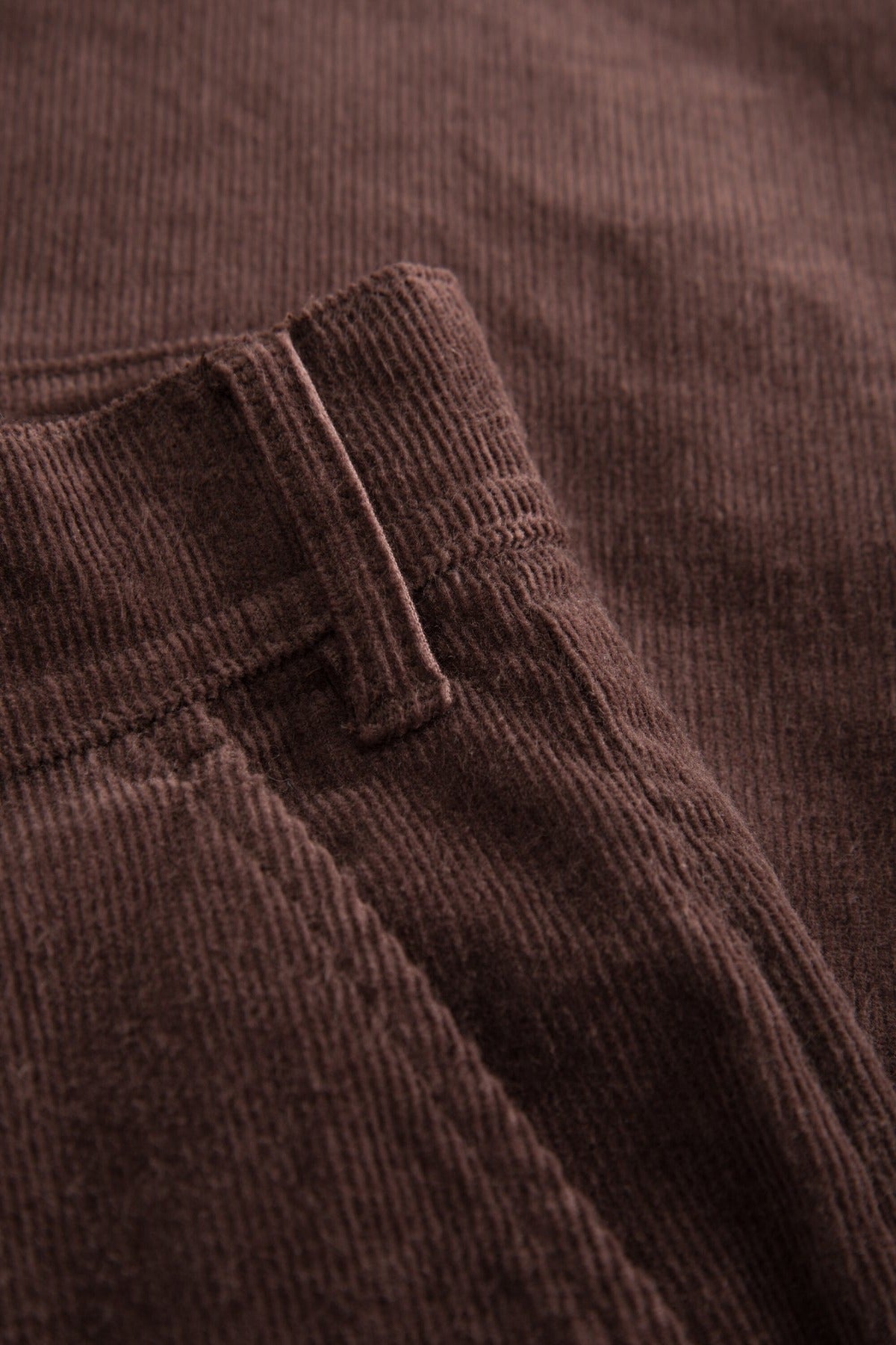 Pantalon ample en velours de coton bio | Acajou "flint wide corduroy chino deep mahogany"