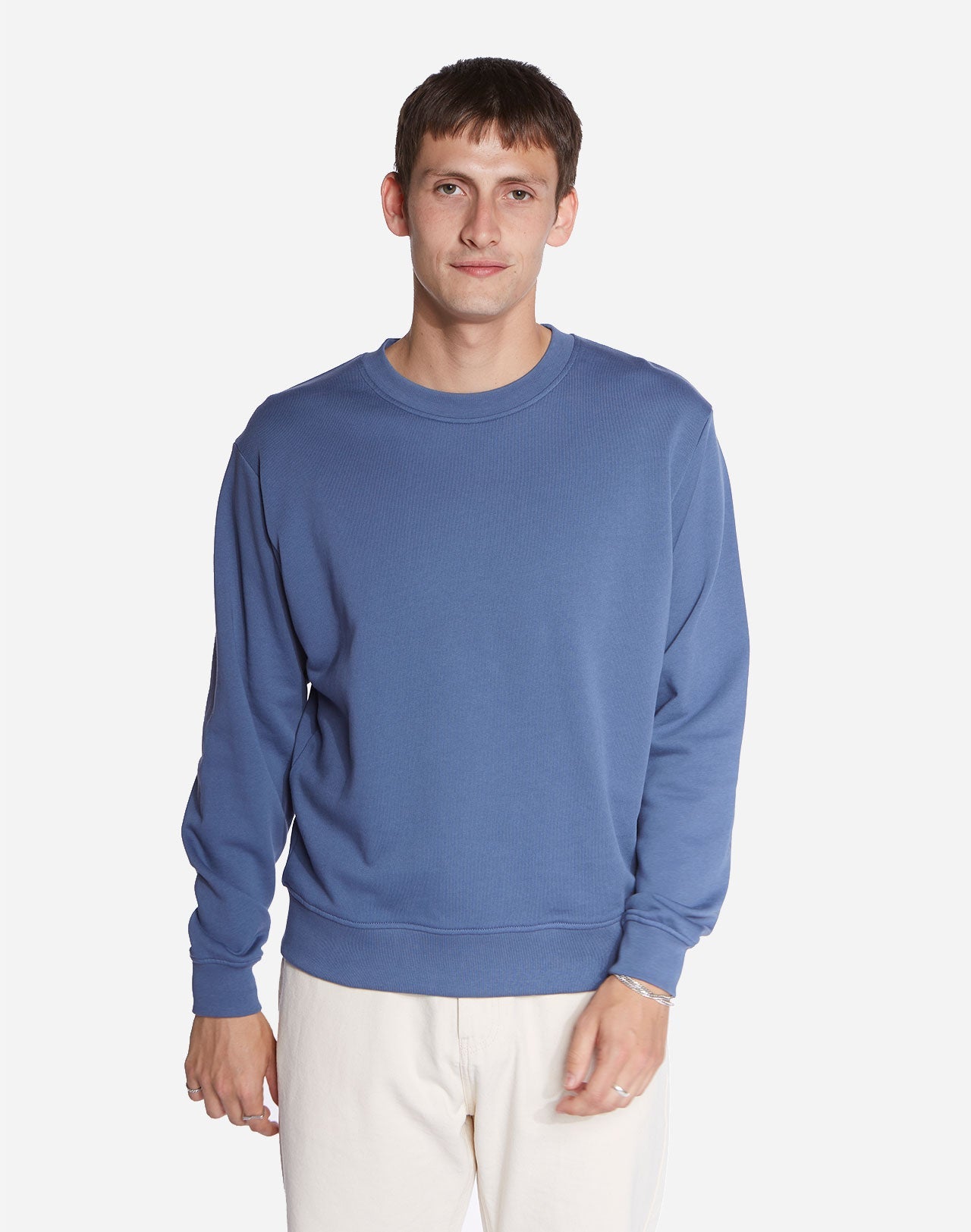 Sweat brodé en coton bio | bleu "floris cobalt blue"