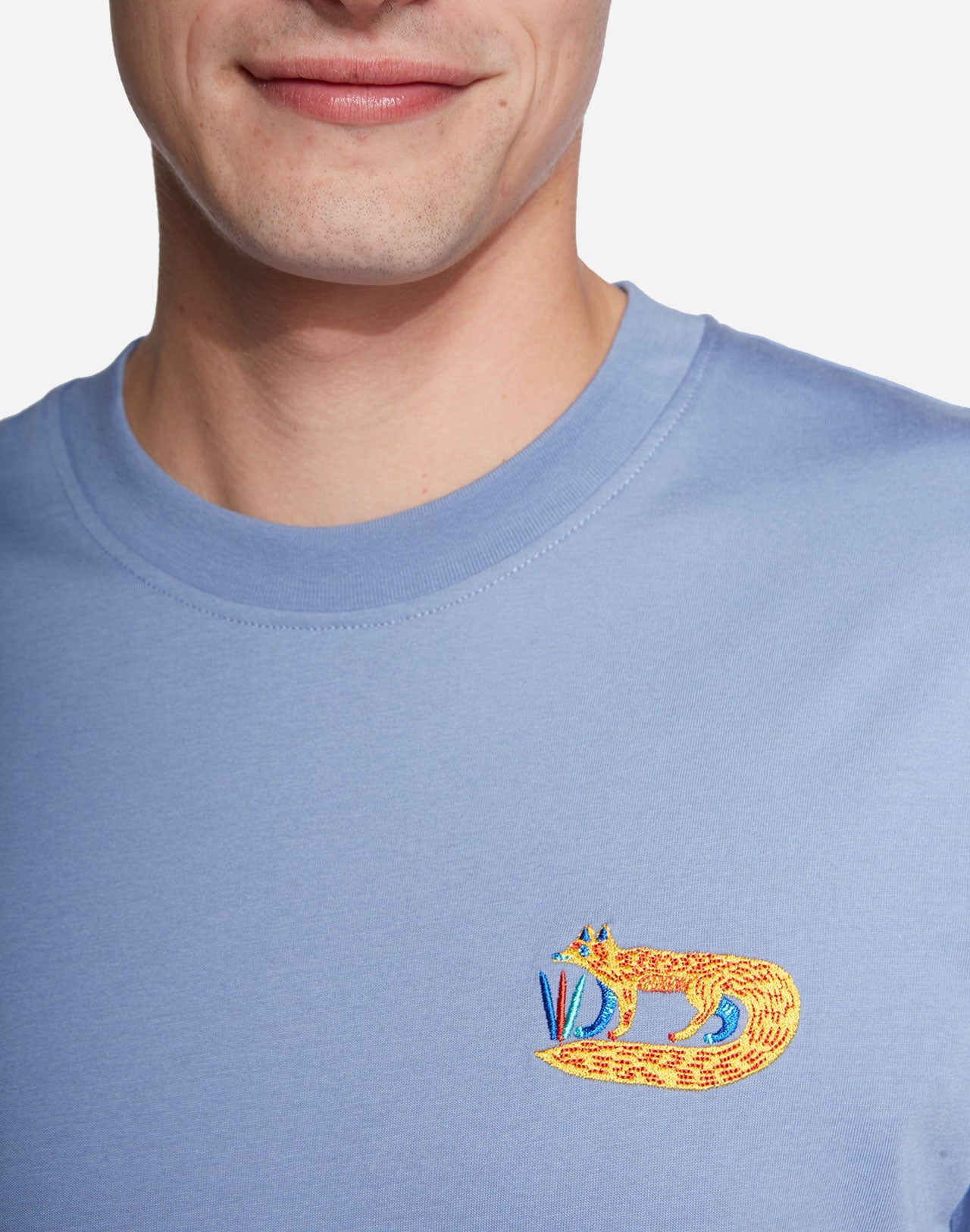 T-shirt brodé en coton bio | bleu "foxy azure"