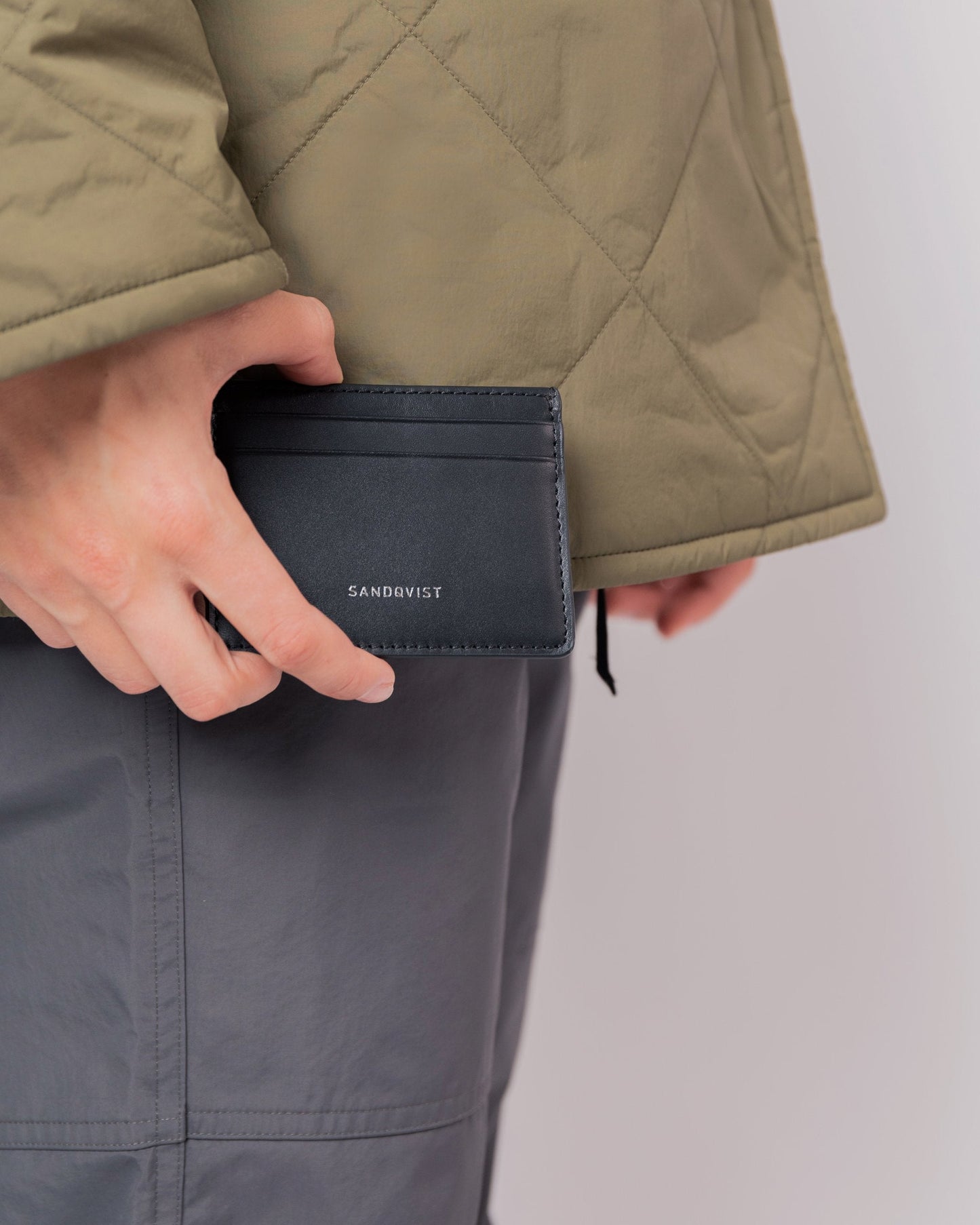 Porte carte en cuir certifié | noir "fred black"