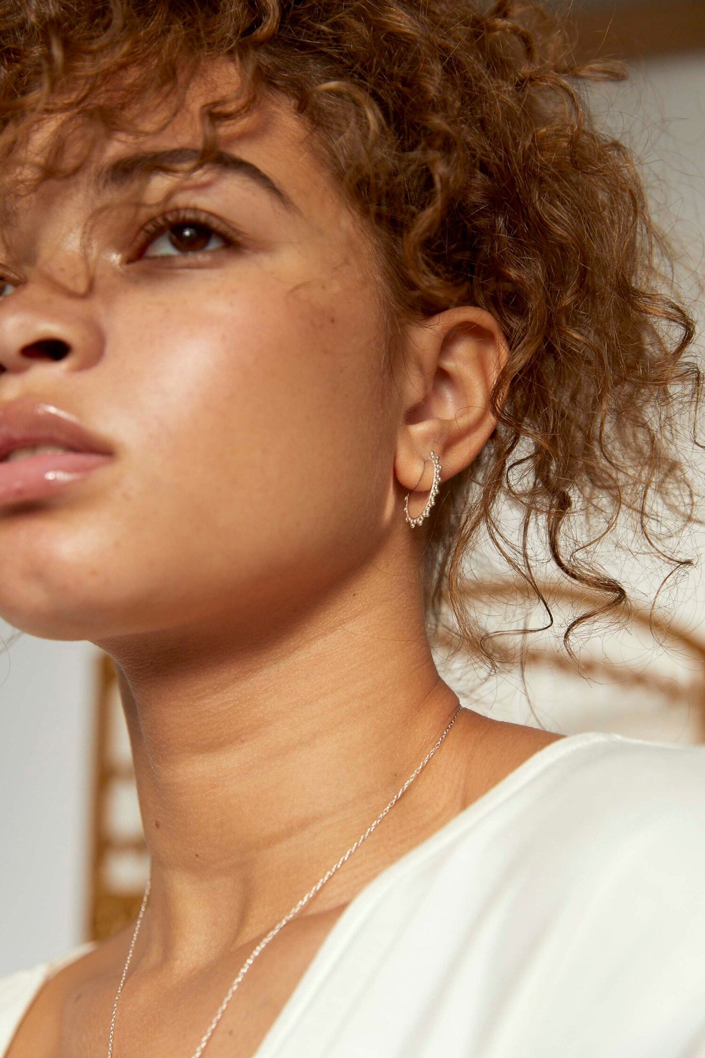 Boucles d'oreilles en argent recyclé - Filigree huggy earrings