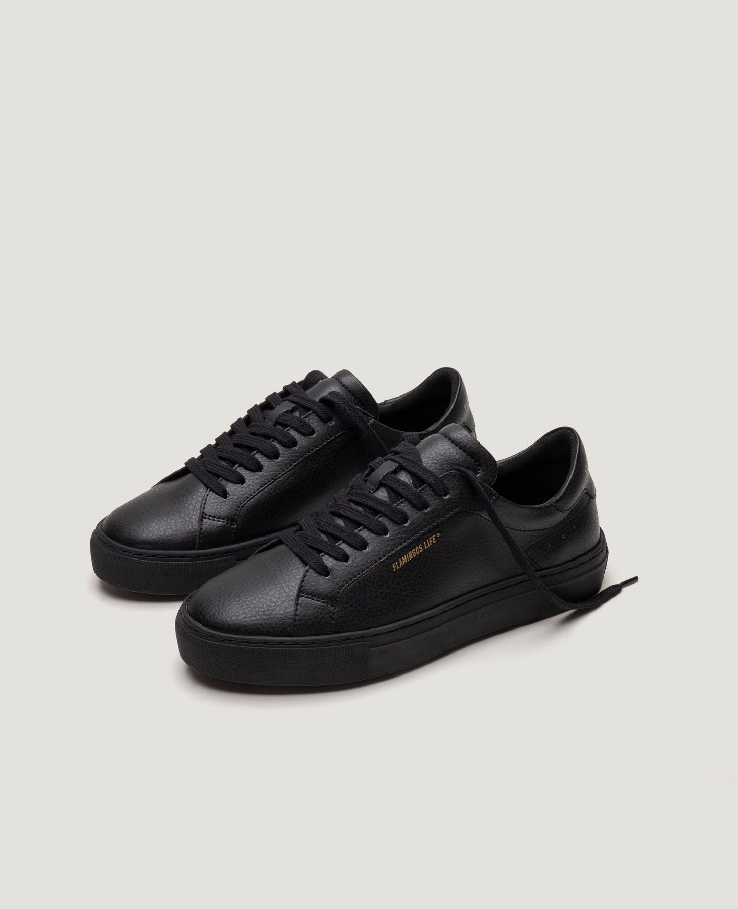 baskets vegan en recyclé | noir "hampton court triple black"