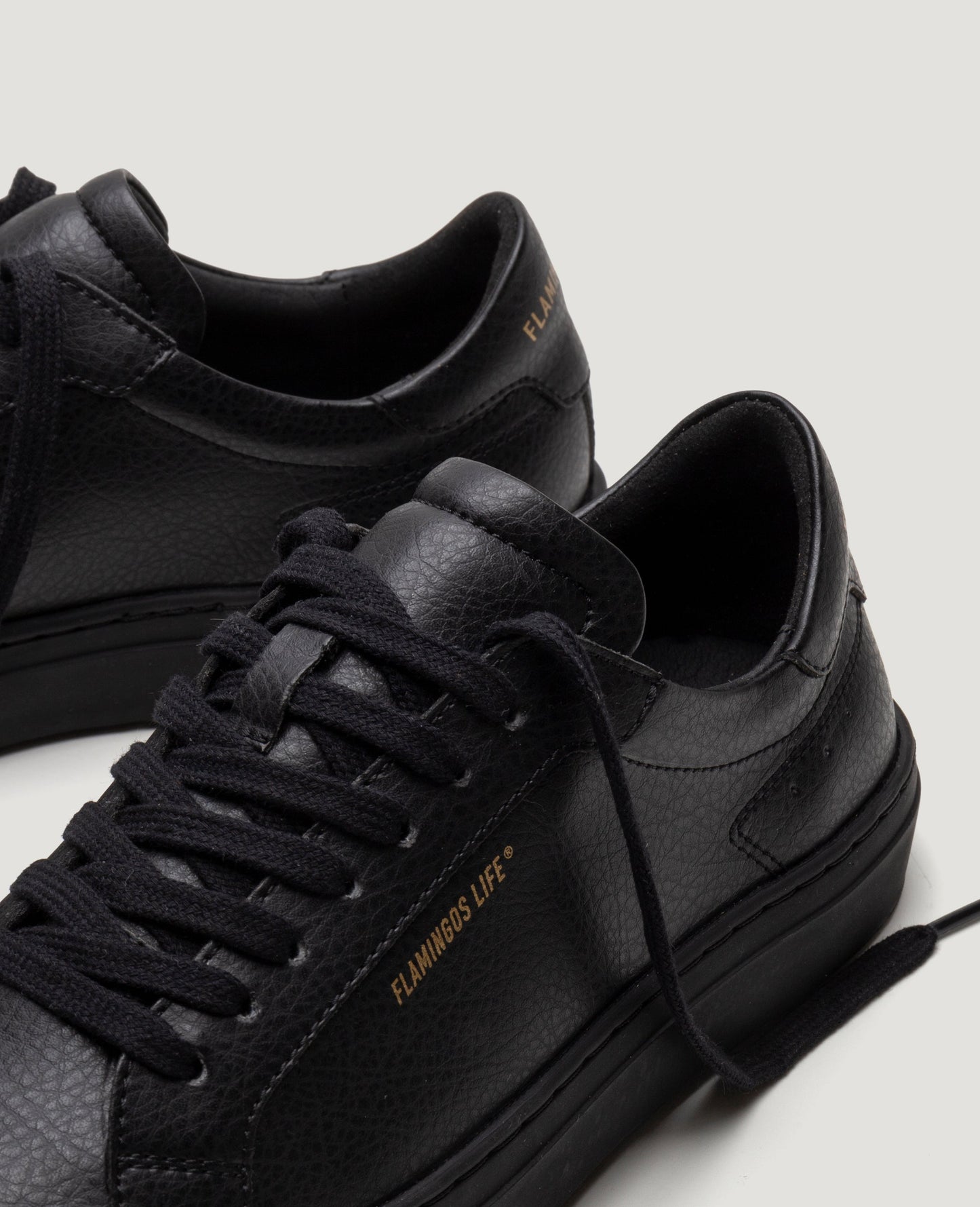 baskets vegan en recyclé | noir "hampton court triple black"