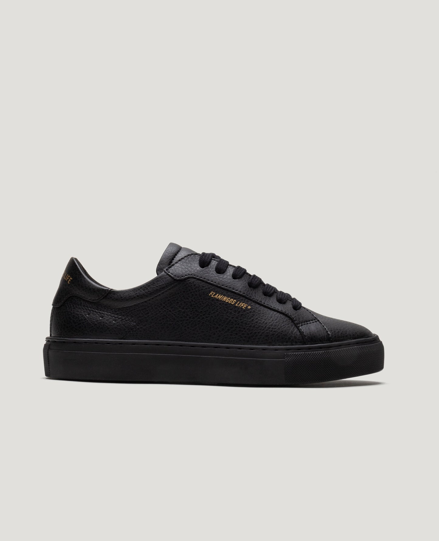 baskets vegan en recyclé | noir "hampton court triple black"