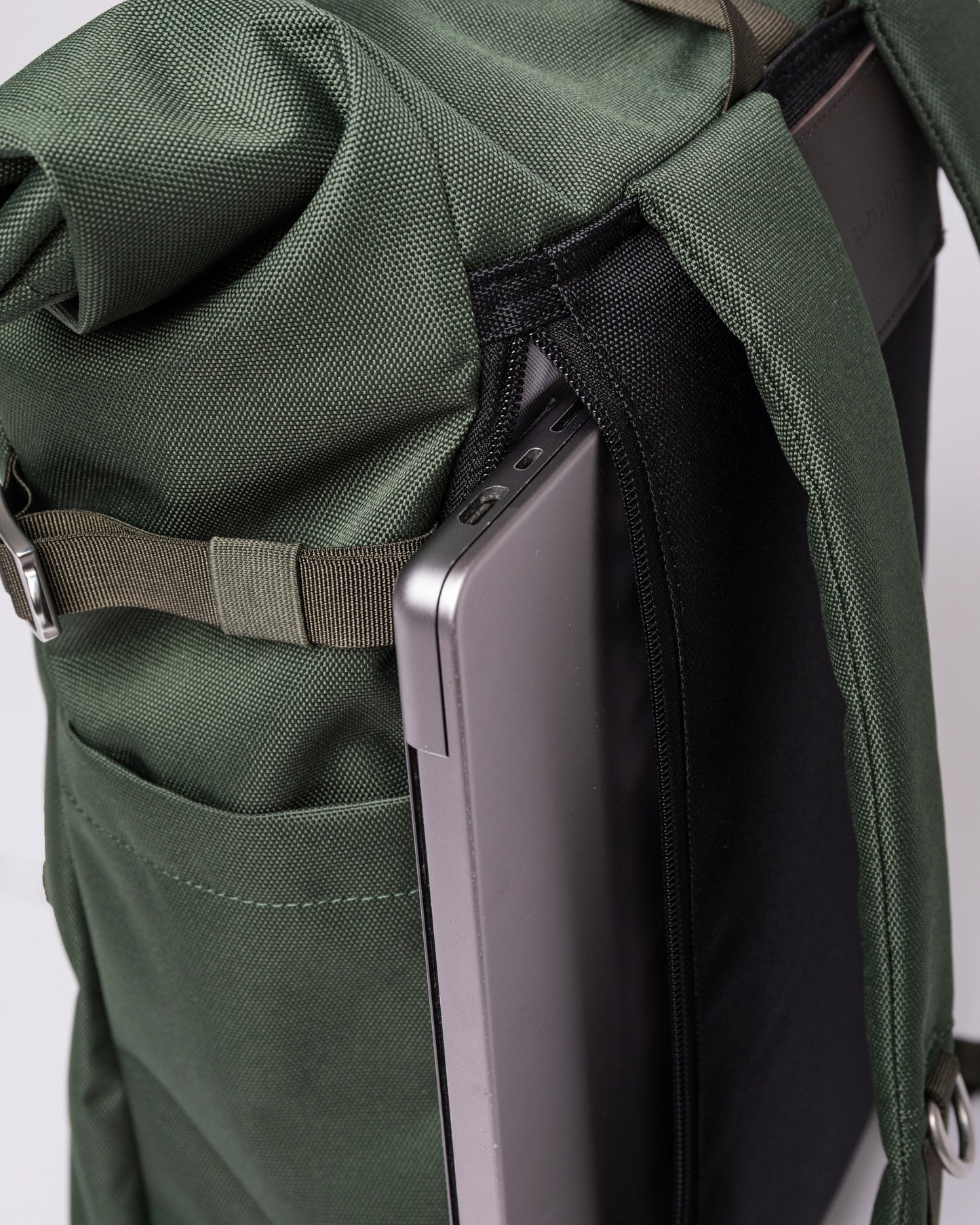 Sac à dos en matière recyclée | vert "ilon dawn green"