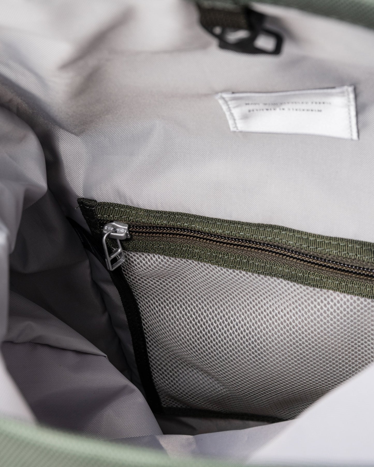 Sac à dos en matière recyclée | vert "ilon dawn green"