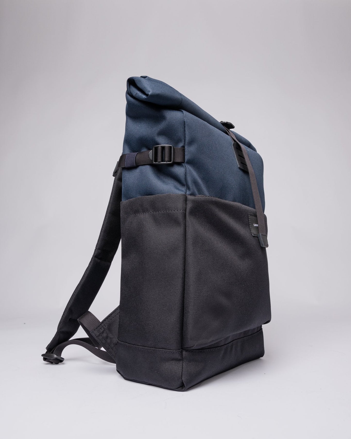 Sac à dos en matière recyclée | bleu et noir "ilon multi black navy"