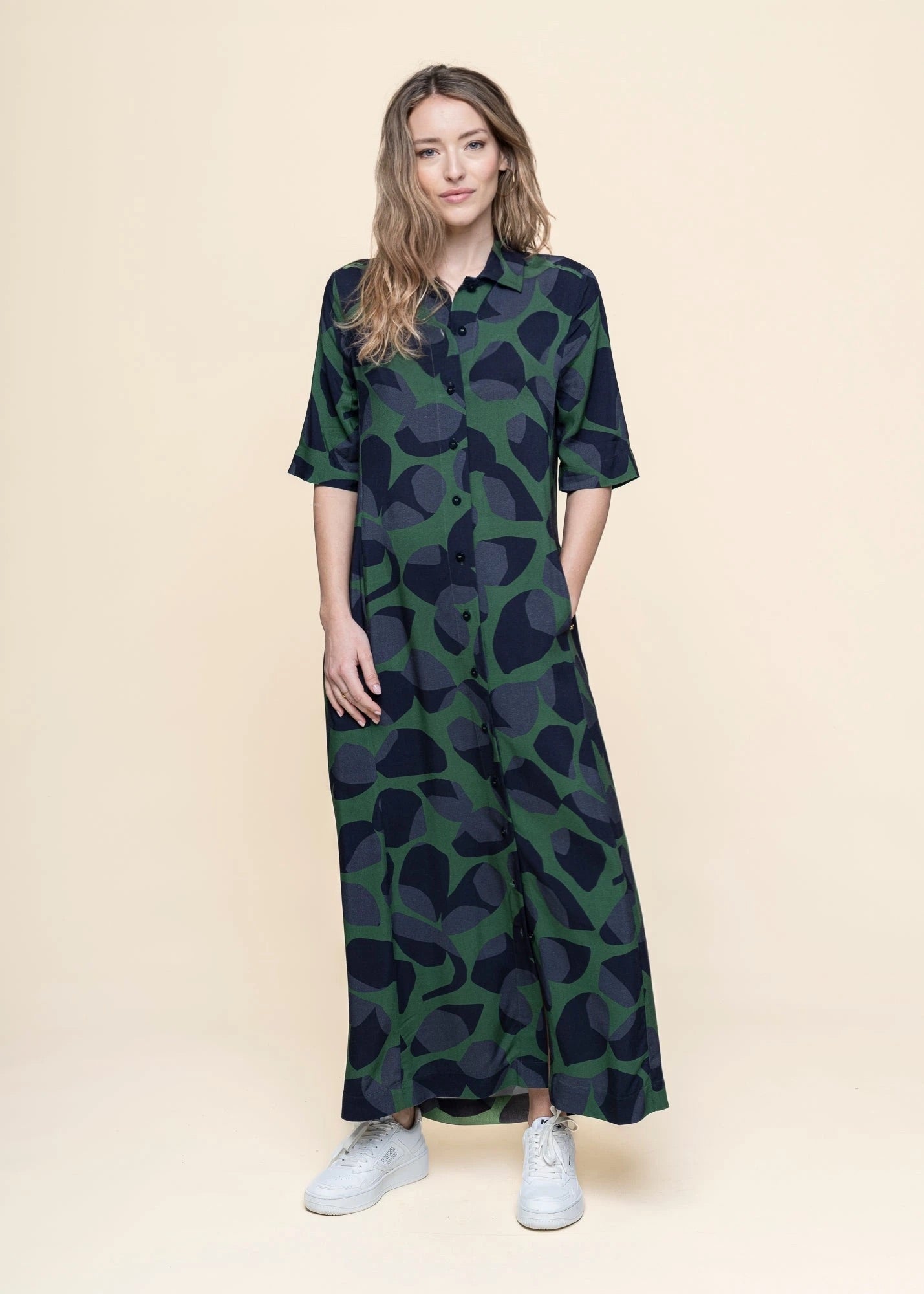 Robe en coton biologique | multicolore "leaf dark gianna dress - multicolor"