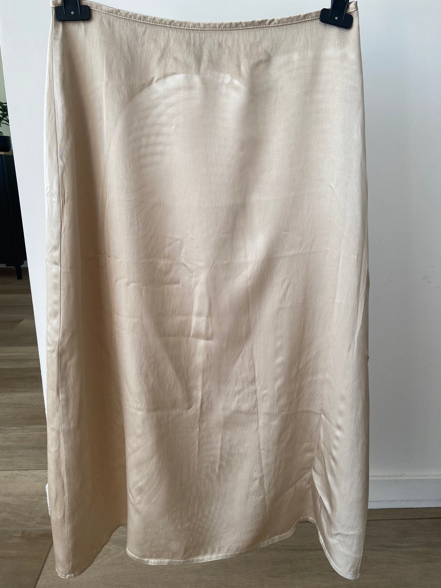 Jupe satinée midi en viscose enka | beige 'dira ivory'