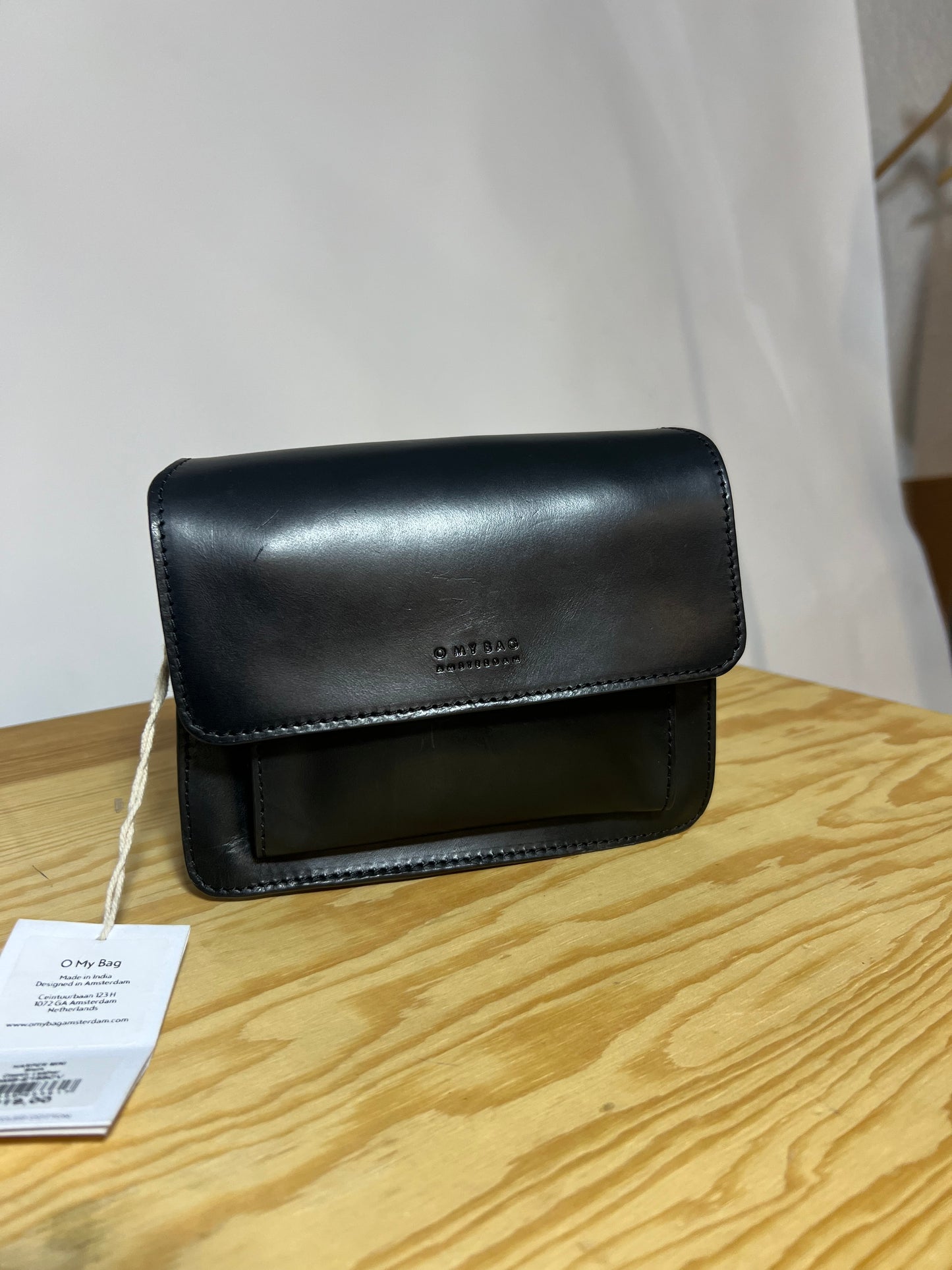 Sac à main bandoulière en cuir certifié | Noir 'harper mini black classic leather'