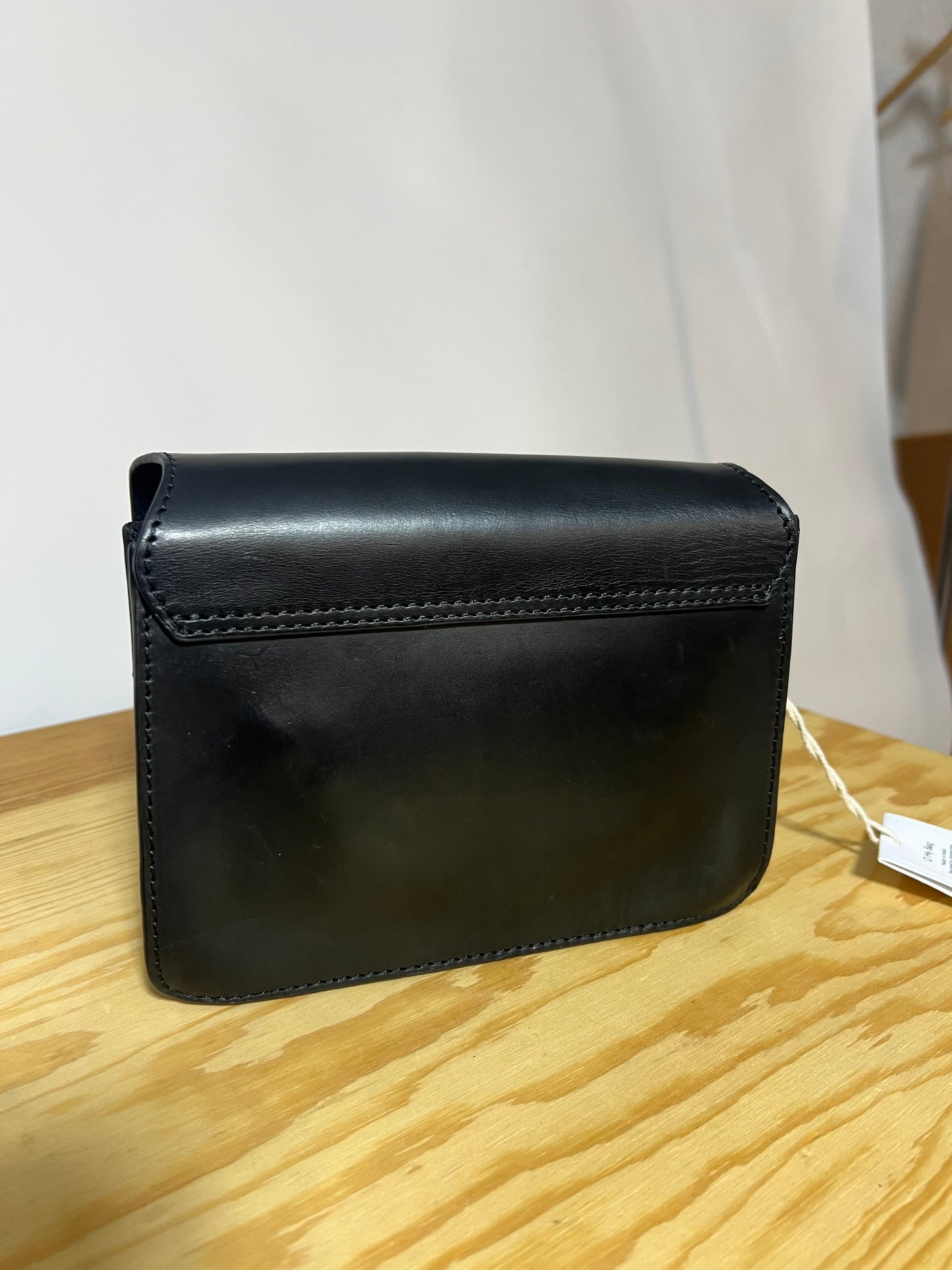Sac à main bandoulière en cuir certifié | Noir 'harper mini black classic leather'