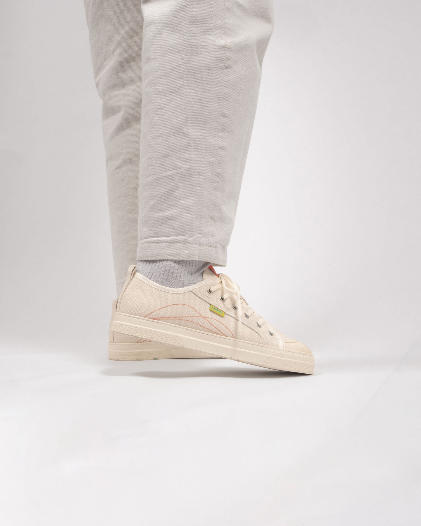 Baskets basses en polyester recyclé | beige et orange "celsius 70 arena beige"