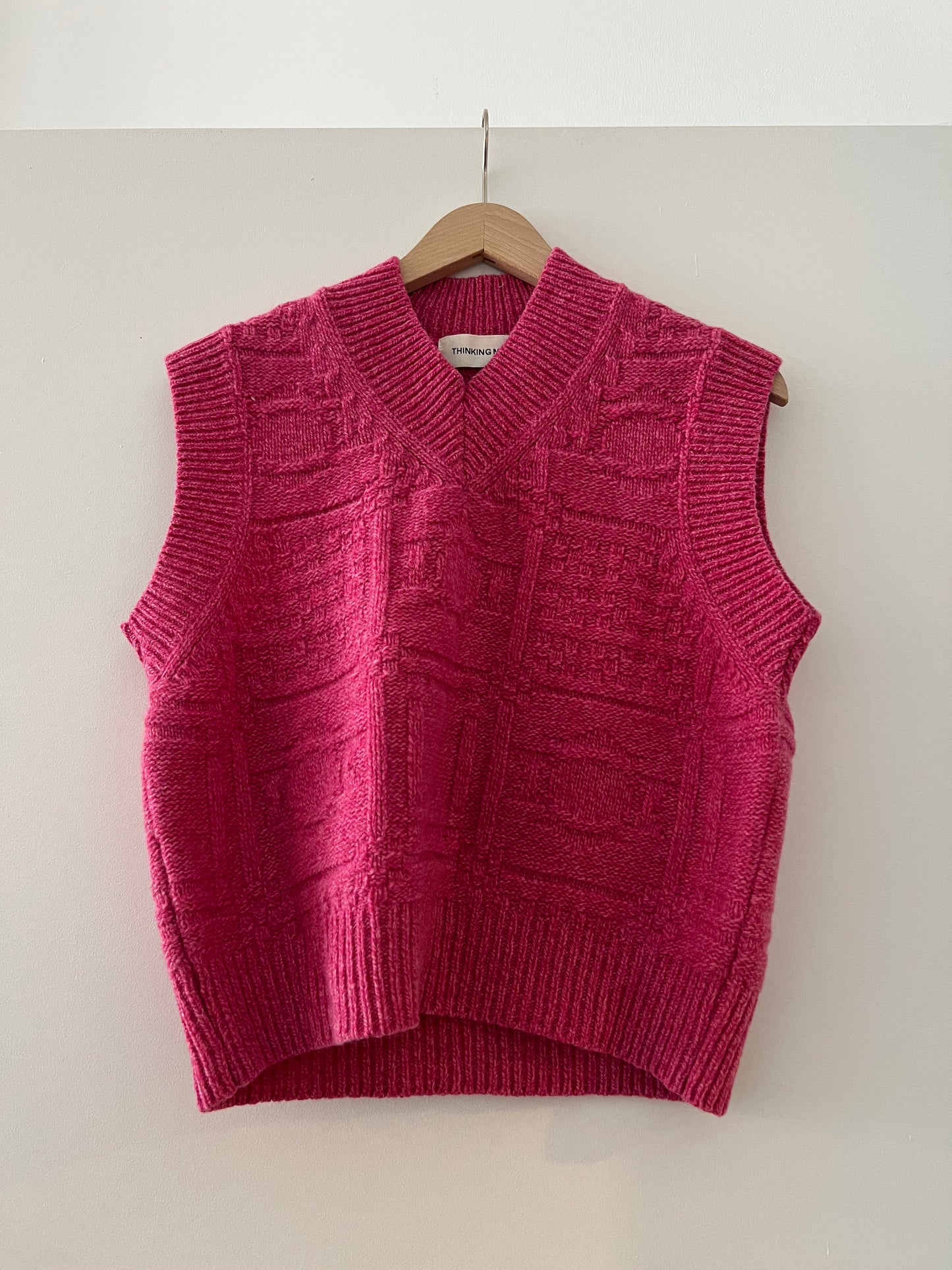 Pull sans manches en laine certifiée | rose 'pink links mica knitted vest'