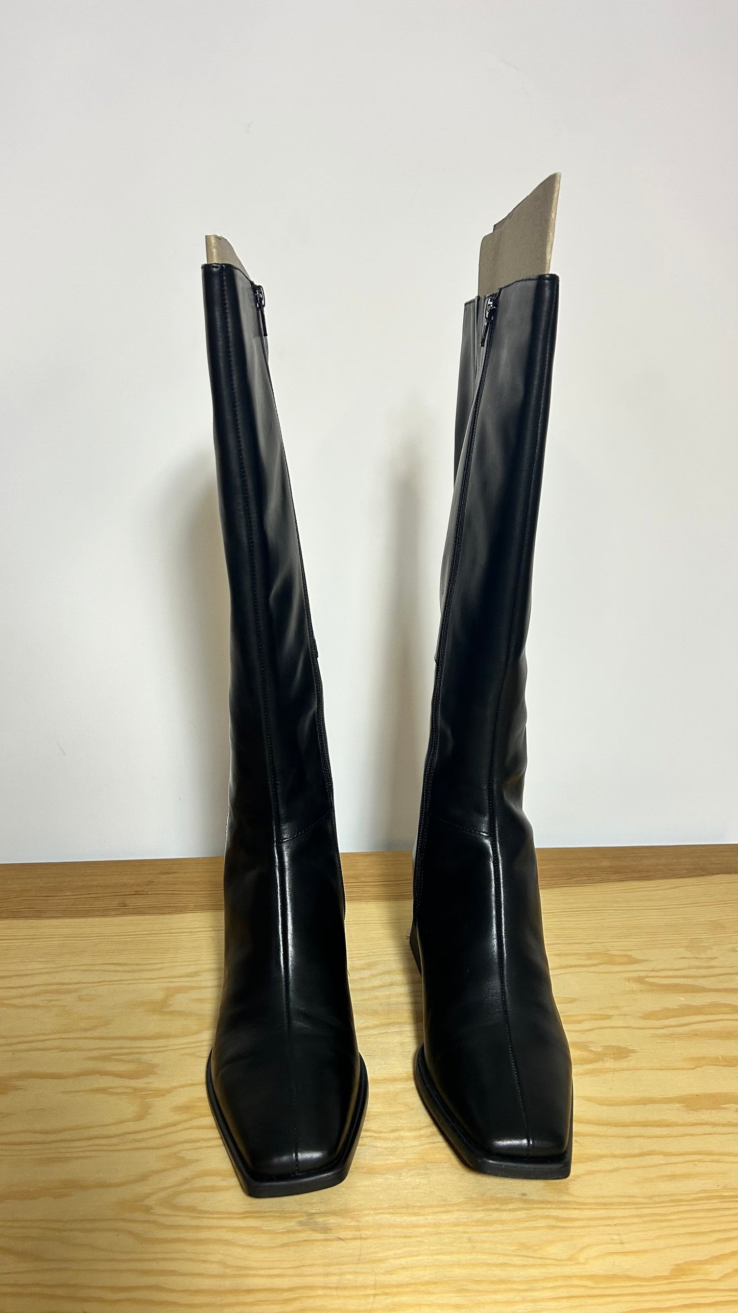 Bottes hautes en cuir certifié | noir 'hedda - black'
