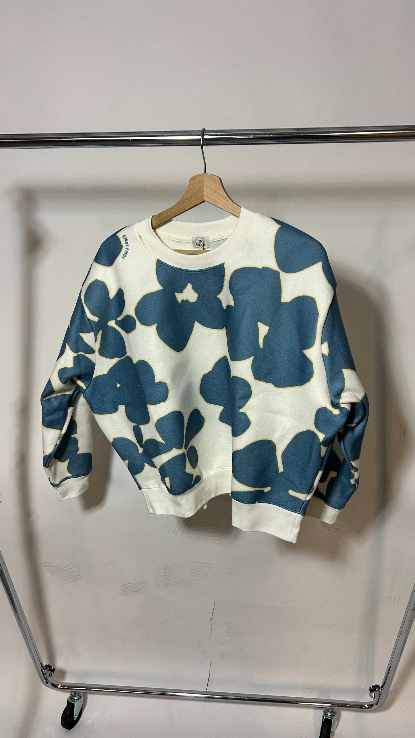 Sweat en polaire recyclée | bleu/blanc 'scarlett fleur du lac'