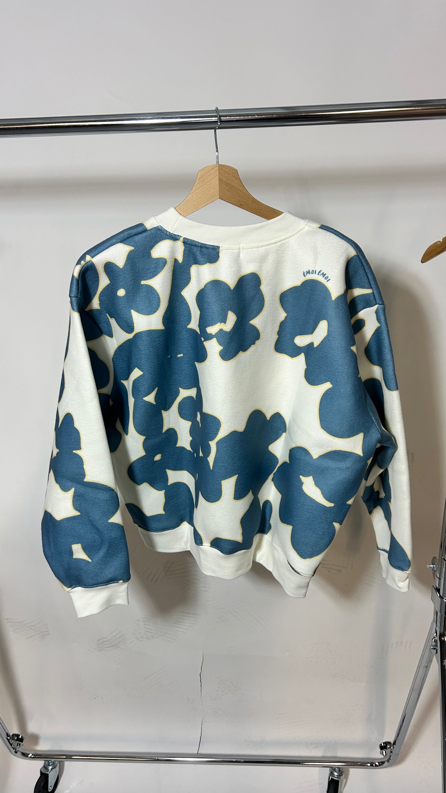 Sweat en polaire recyclée | bleu/blanc 'scarlett fleur du lac'
