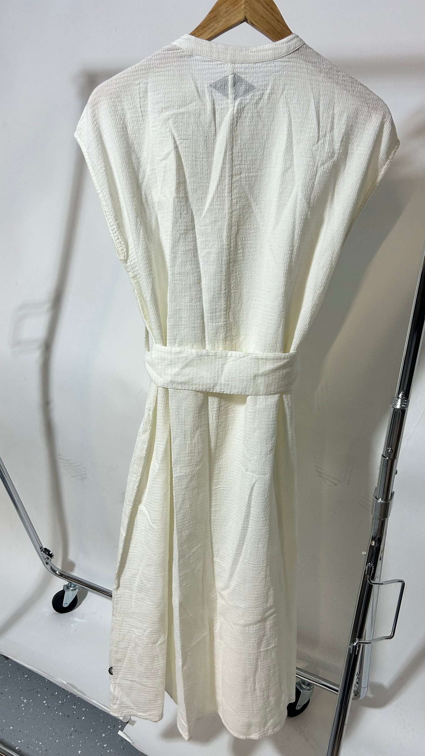 Robe midi ceinturée en coton bio | blanc 'undyed loop gretel dress'