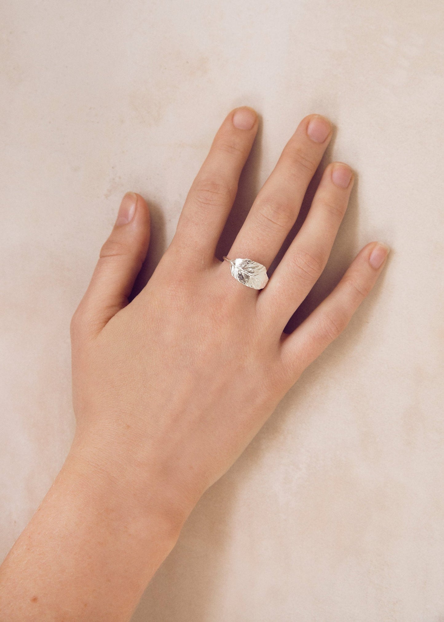 Bague feuille en argent recyclé