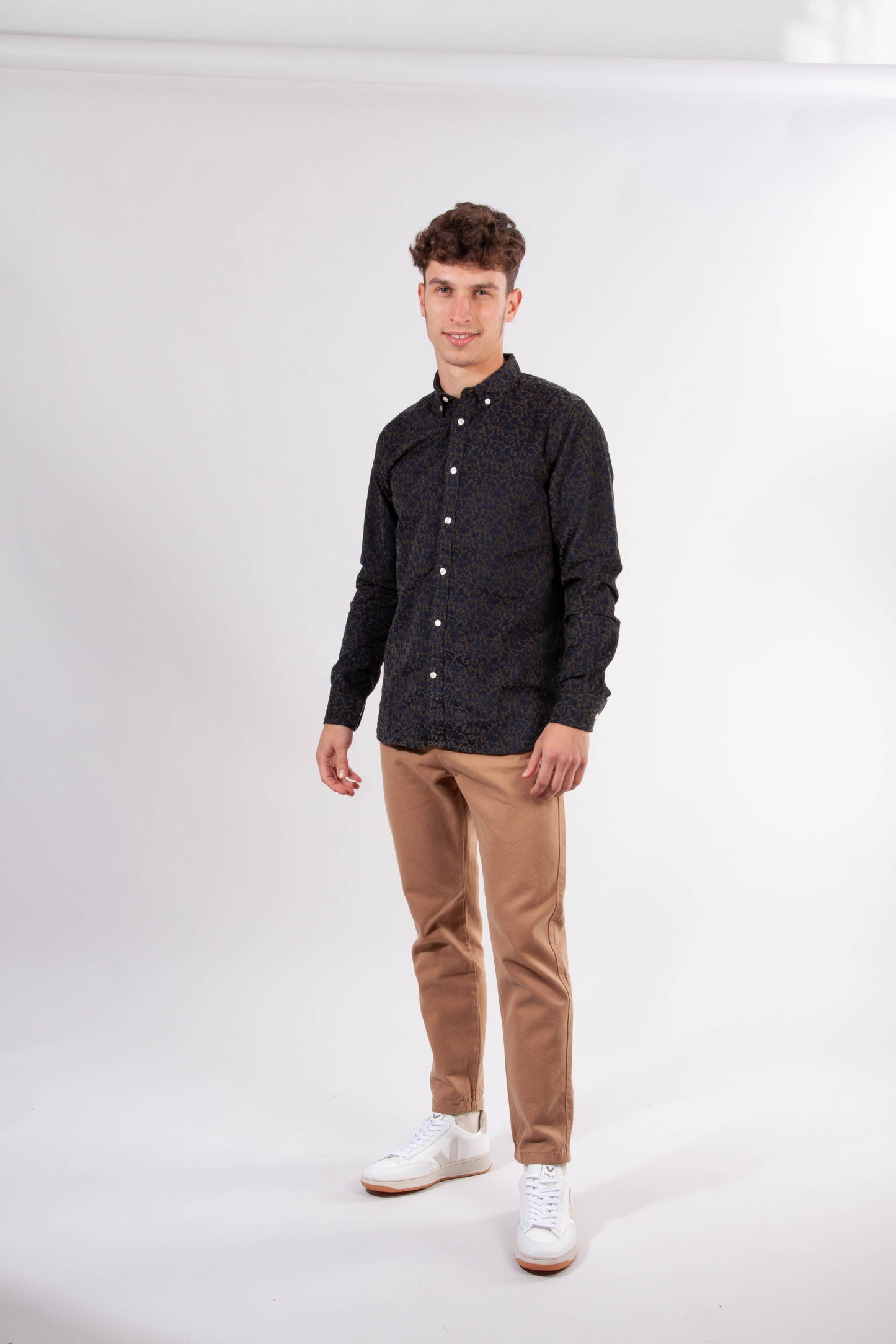 Pantalon droit en twill épais Camel en coton bio - BOB