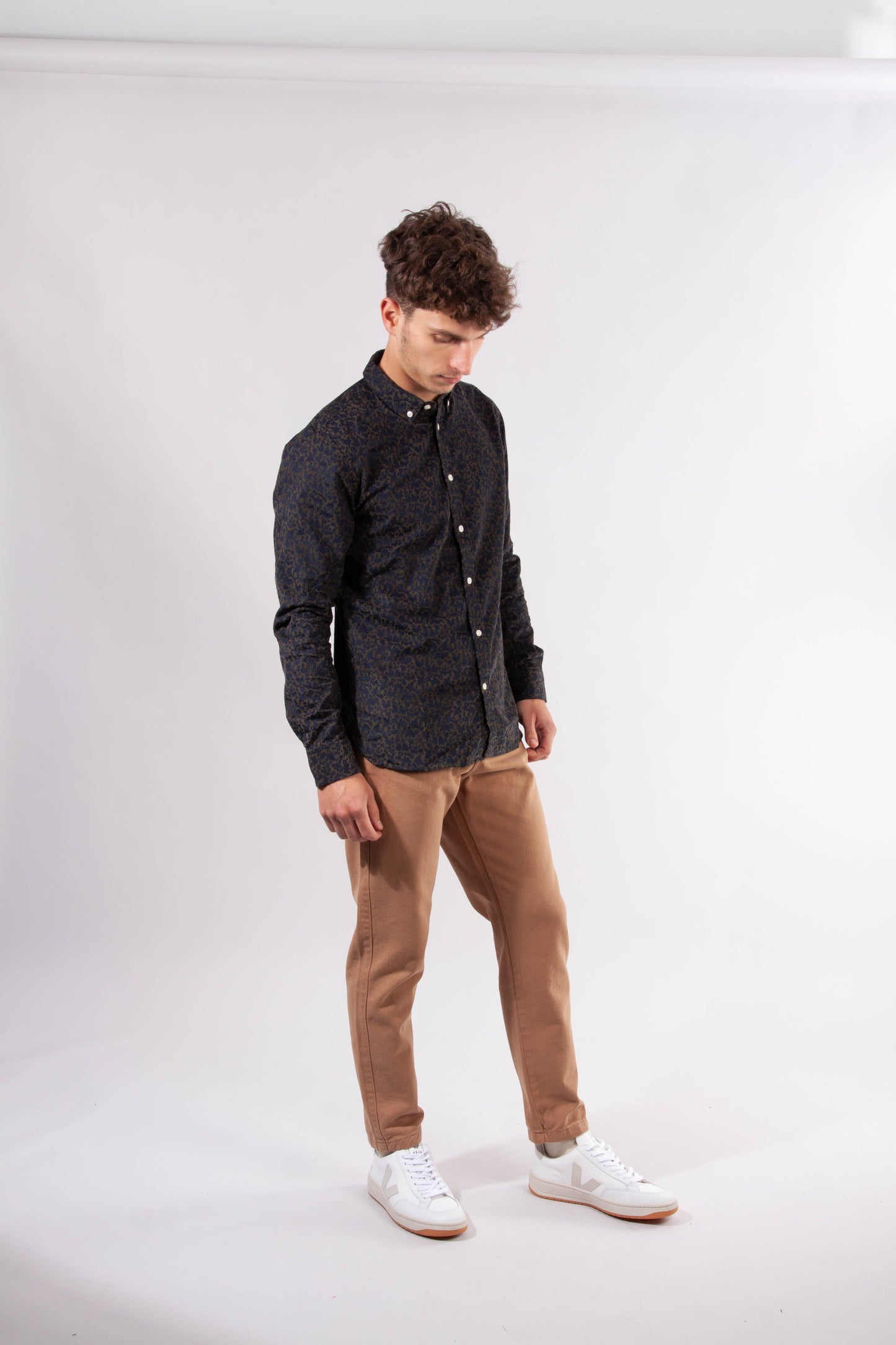 Pantalon droit en twill épais Camel en coton bio - BOB