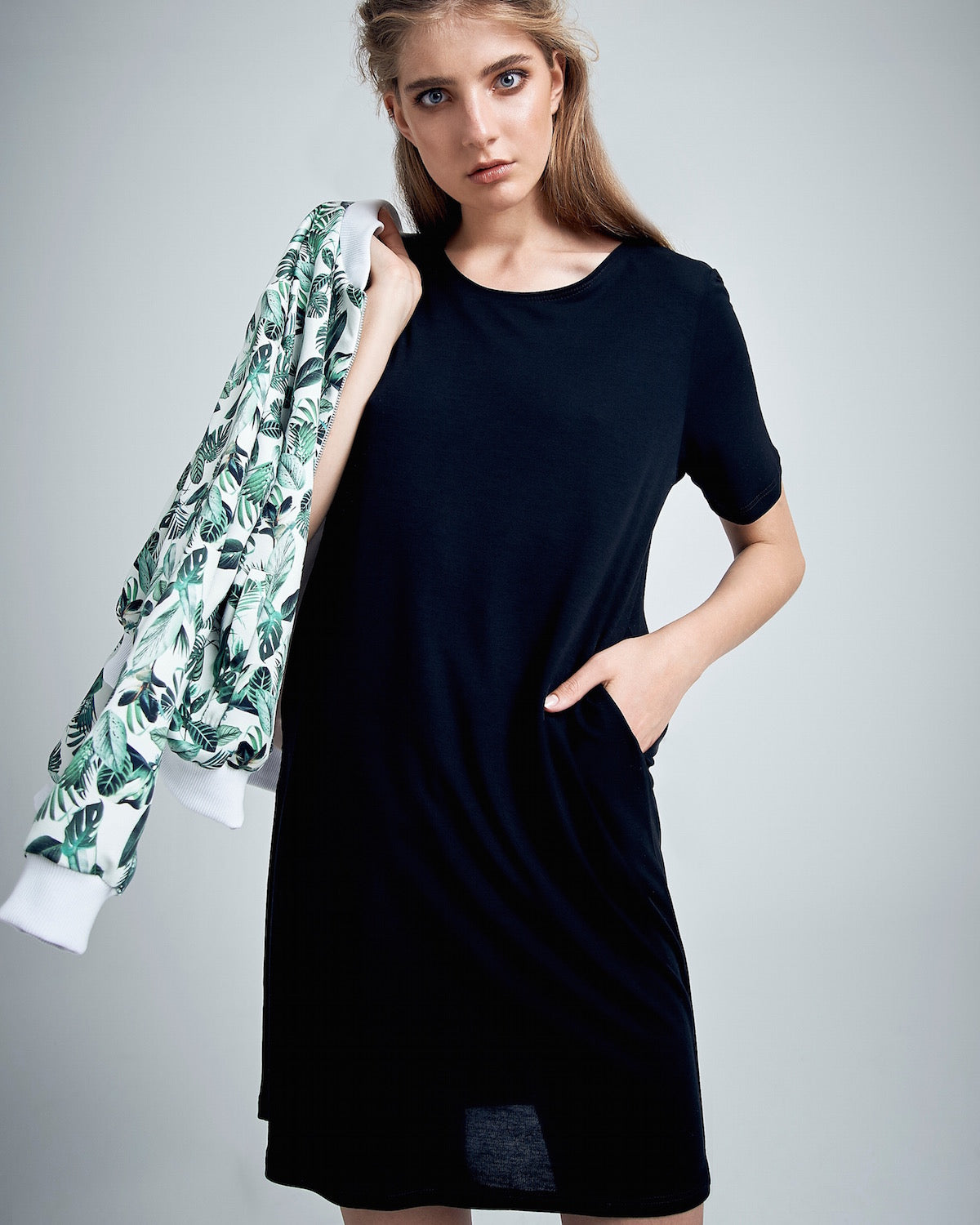 Robe t-shirt noire en tencel - IRIS