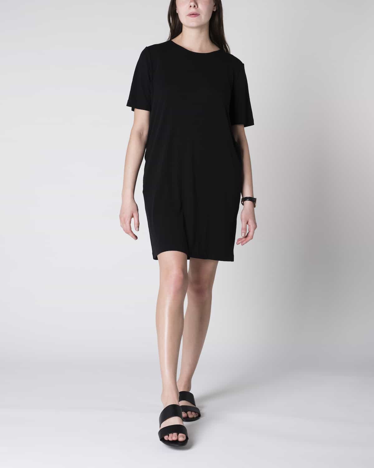 Robe t-shirt noire en tencel - IRIS