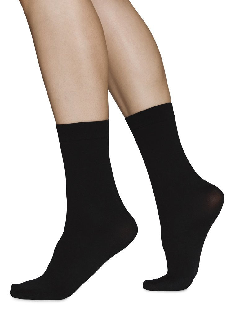 Chaussettes hautes 60 deniers noires recyclées - Ingrid