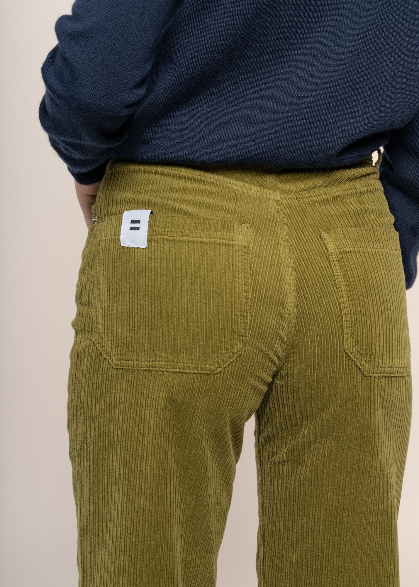 Pantalon flare velours en coton bio | kaki "calgary - pickles"