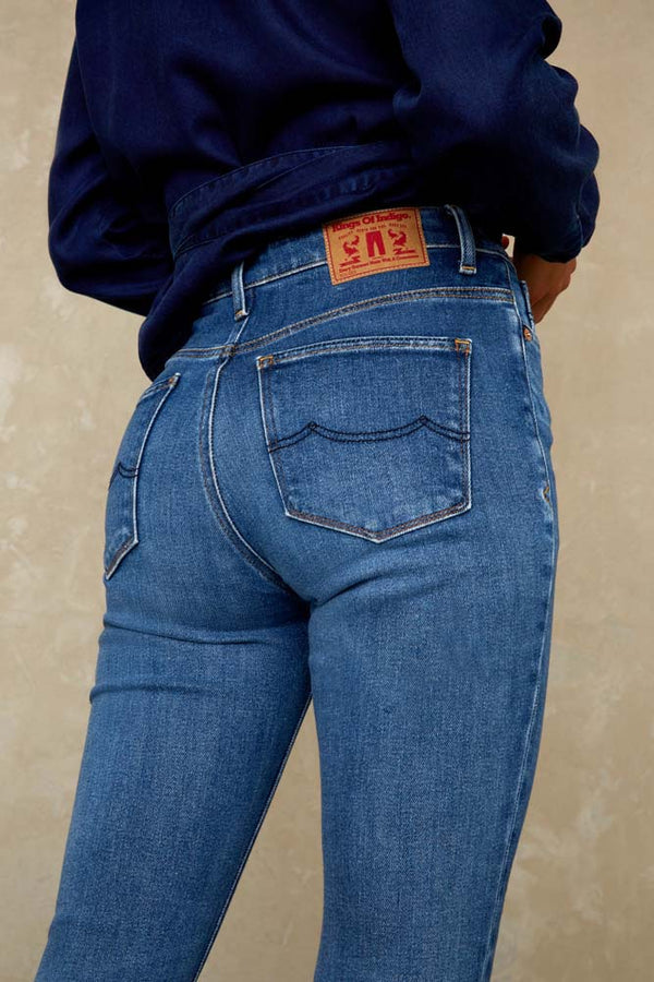 Jean skinny en coton bio et recyclé | bleu délavé "Christina High"