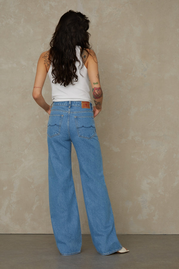 Jean ample bleu en coton bio et recyclé - jane sanibel bright