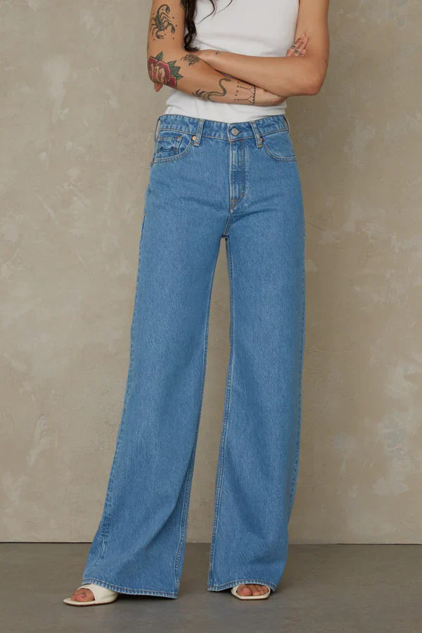 Jean ample bleu en coton bio et recyclé - jane sanibel bright