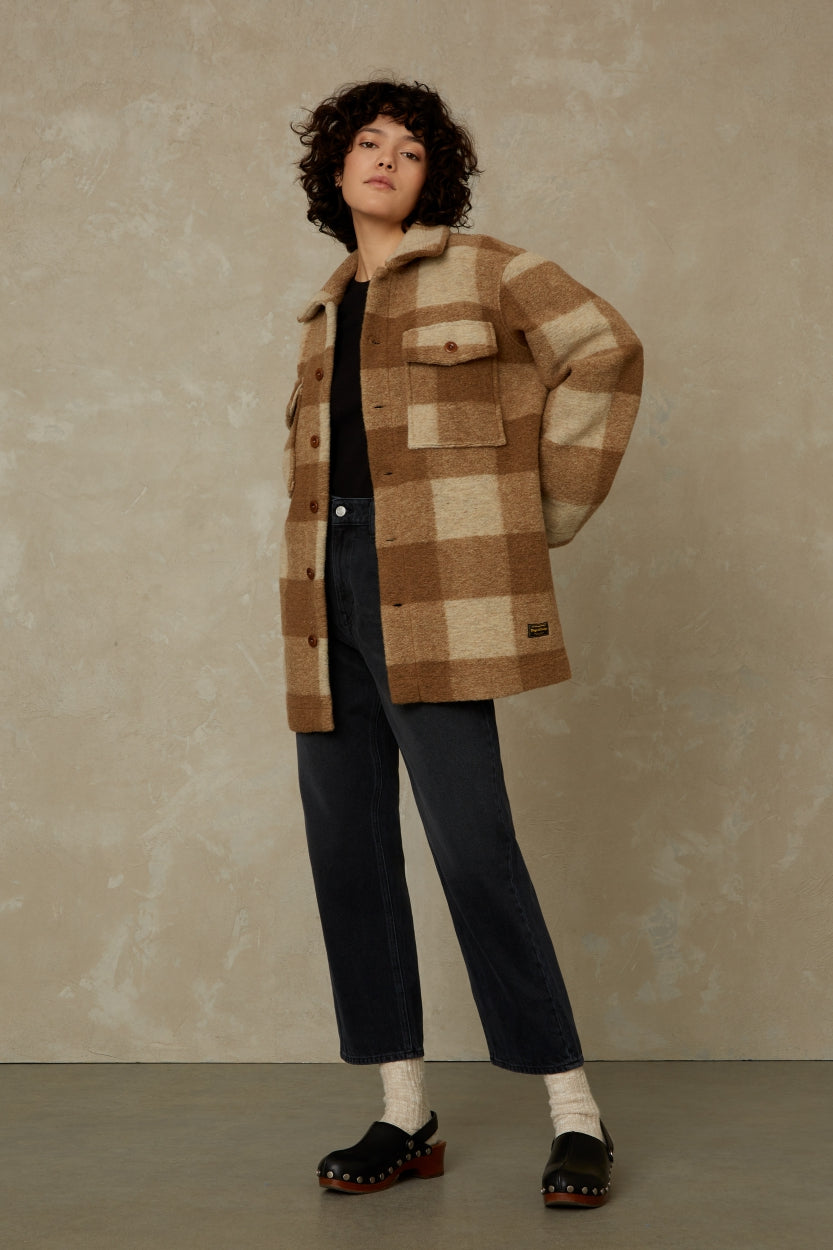 Veste à carreaux oversize en laine recyclée | beige et marron 'ariko caramel check'