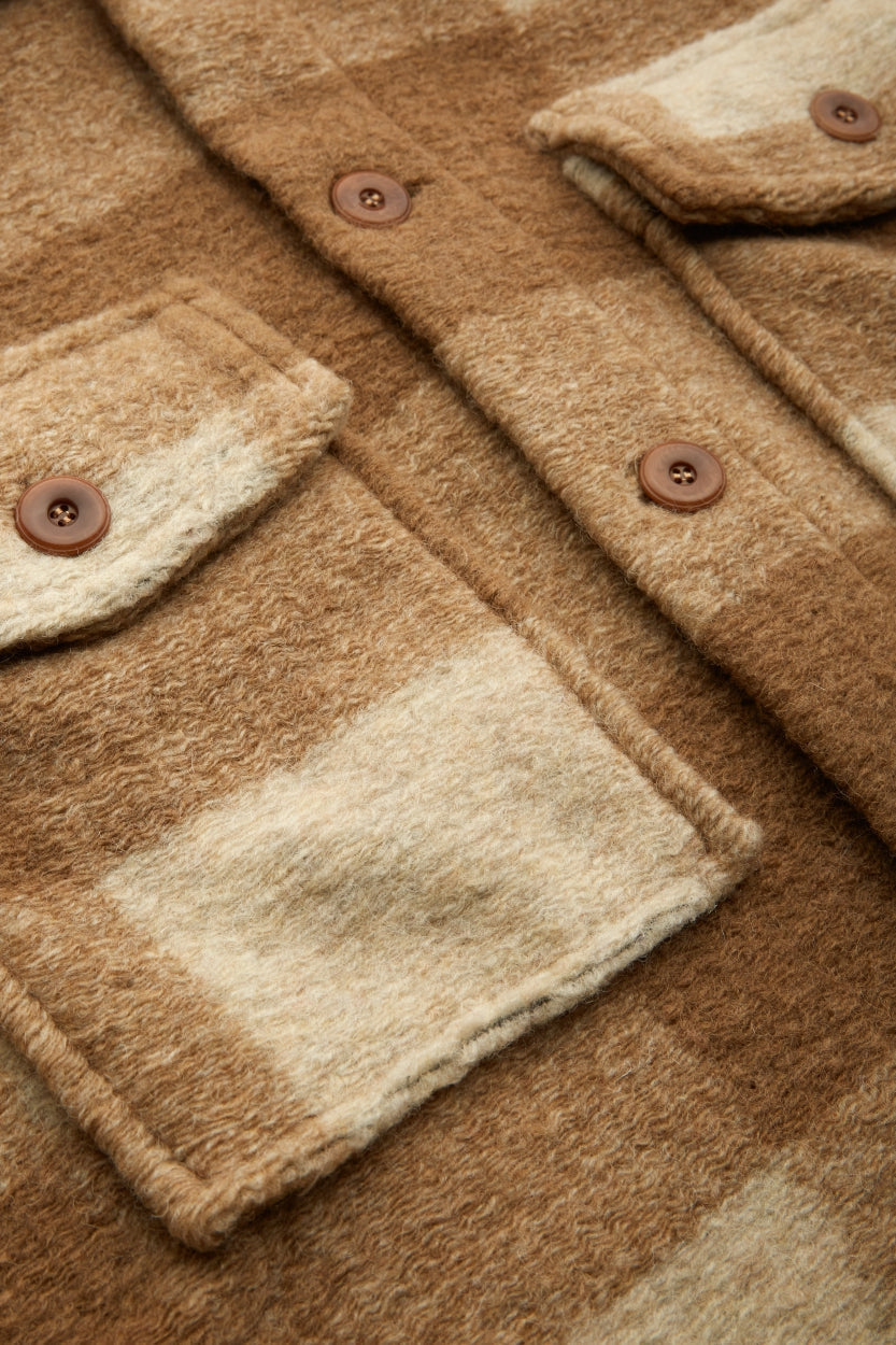 Veste à carreaux oversize en laine recyclée | beige et marron 'ariko caramel check'